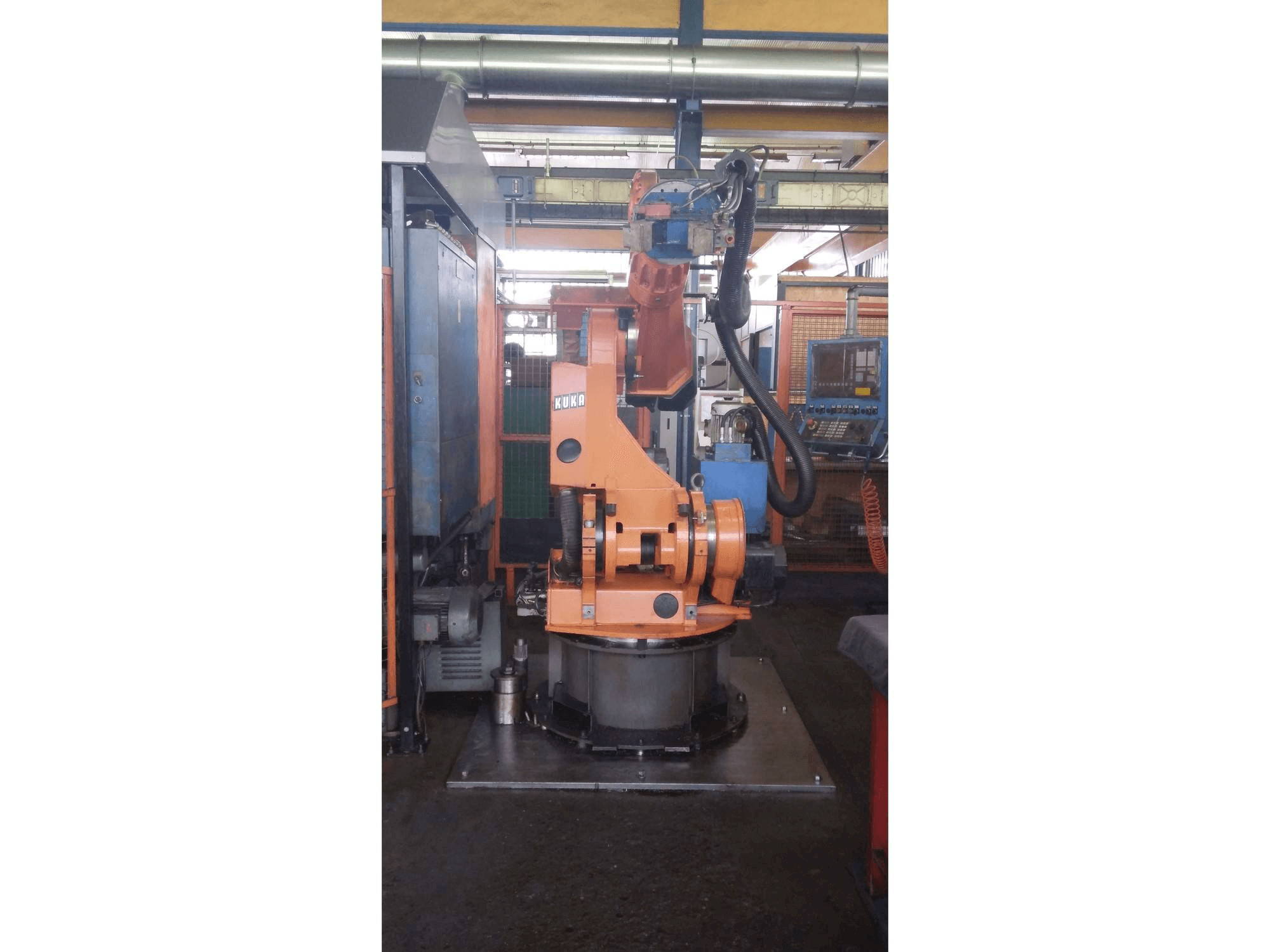 Widok z przodu maszyny KUKA IR 760/120.0