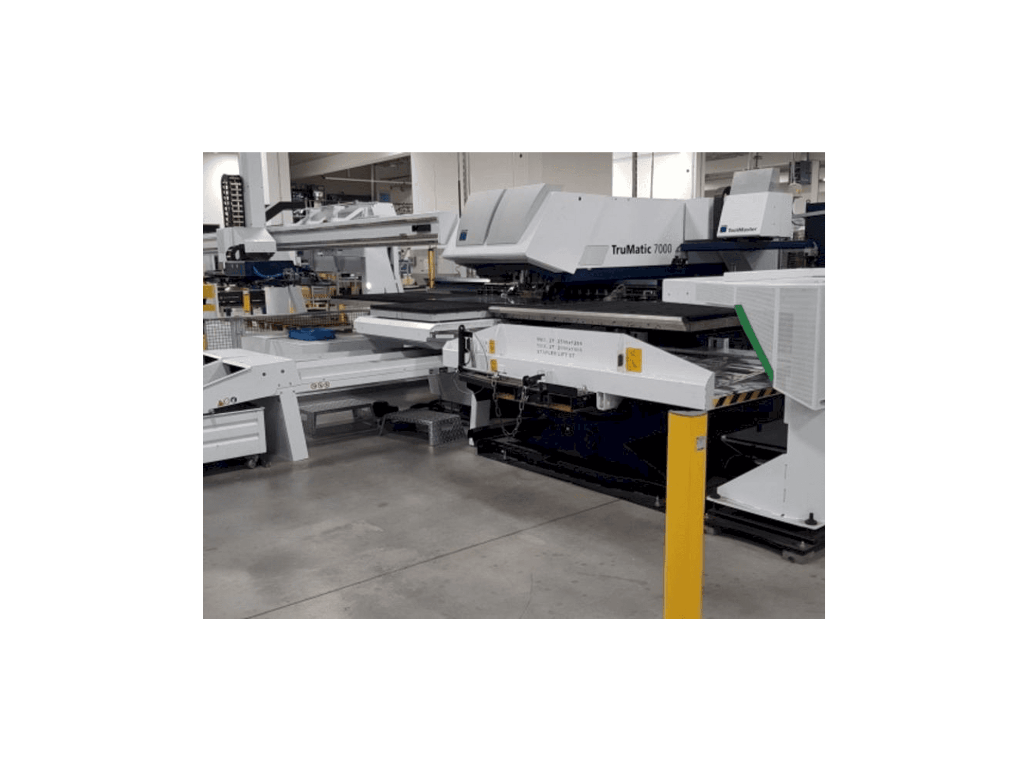 Widok z przodu maszyny Trumpf Trumatic 7000