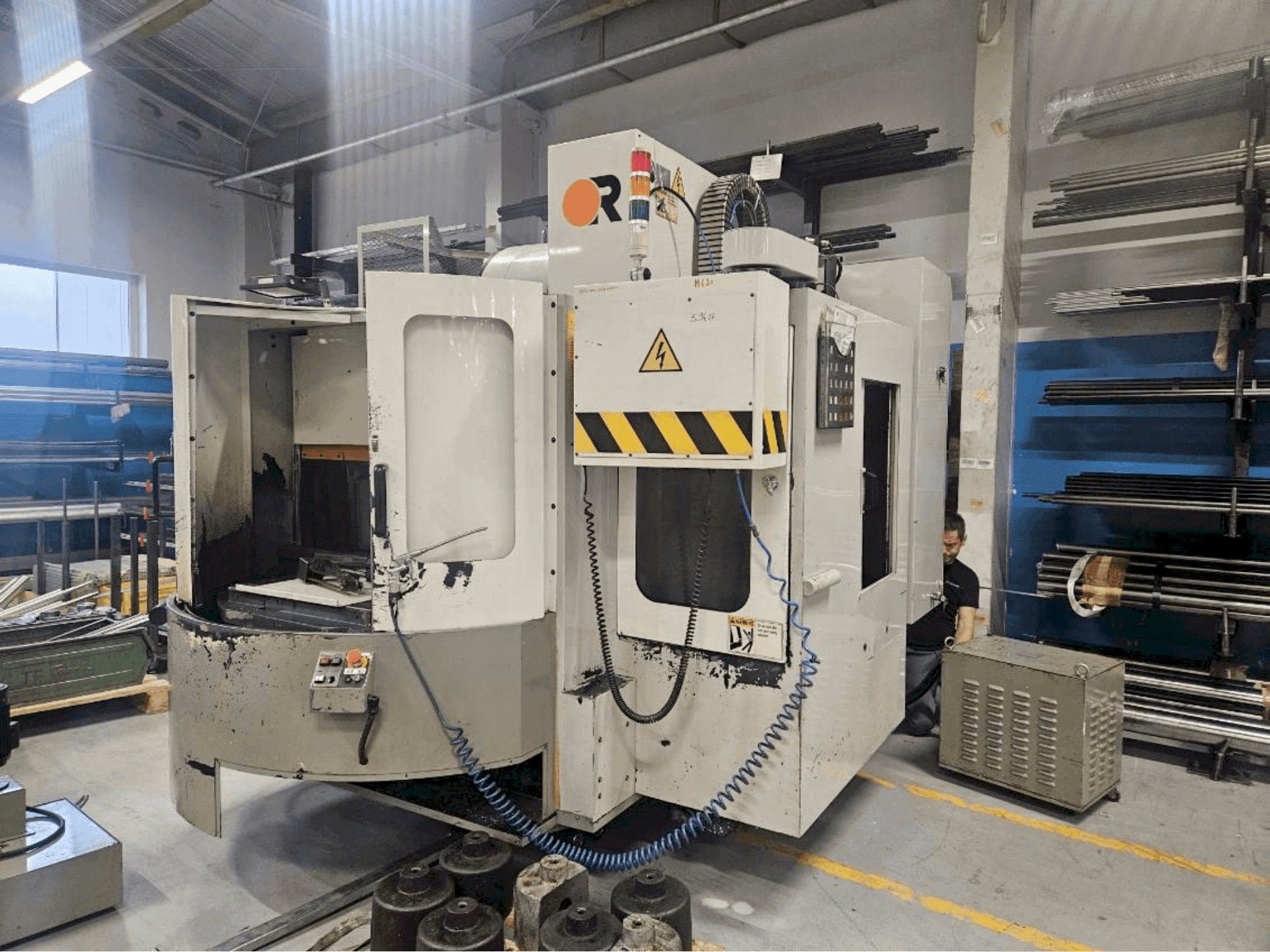 Widok z przodu maszyny Victor Vcenter 70 - APC