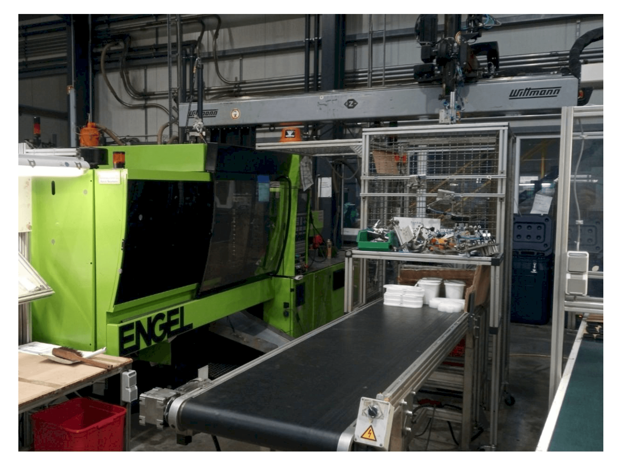 Widok z przodu maszyny Engel VICTORY 500/120 Phoenix