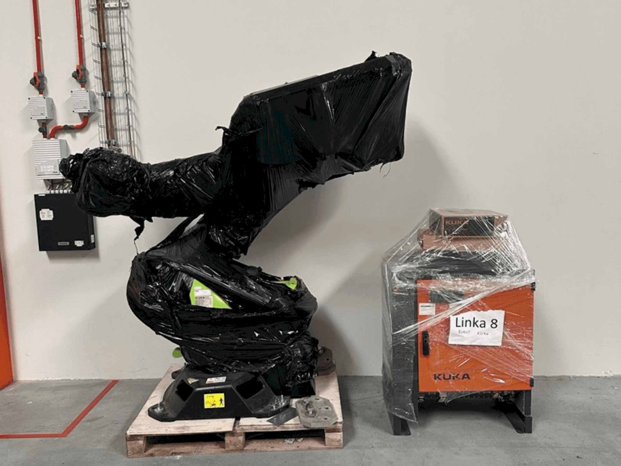 Widok z przodu maszyny KUKA KR-90 R3100