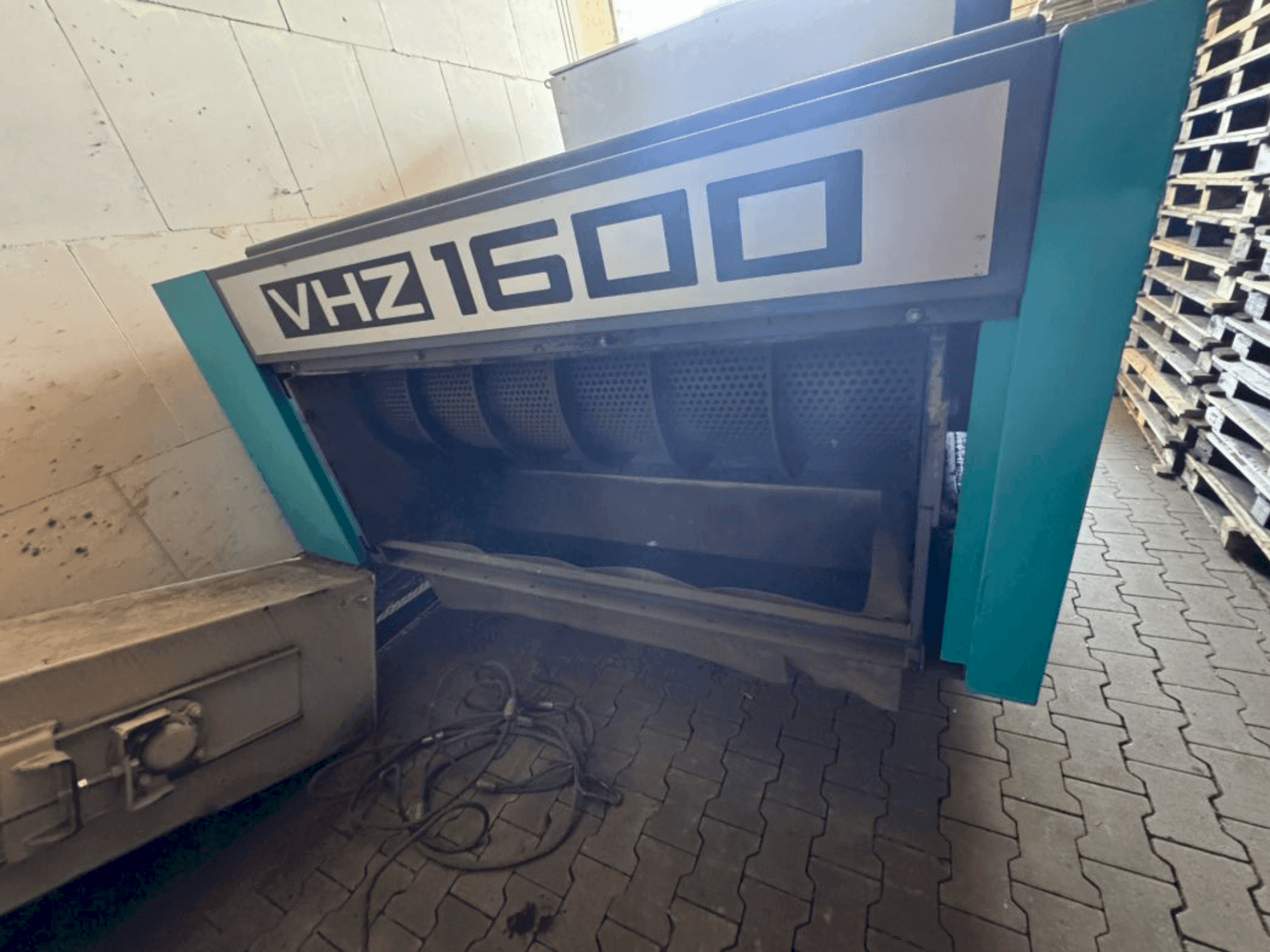 Widok z przodu maszyny VECOPLAN VHZ 1600