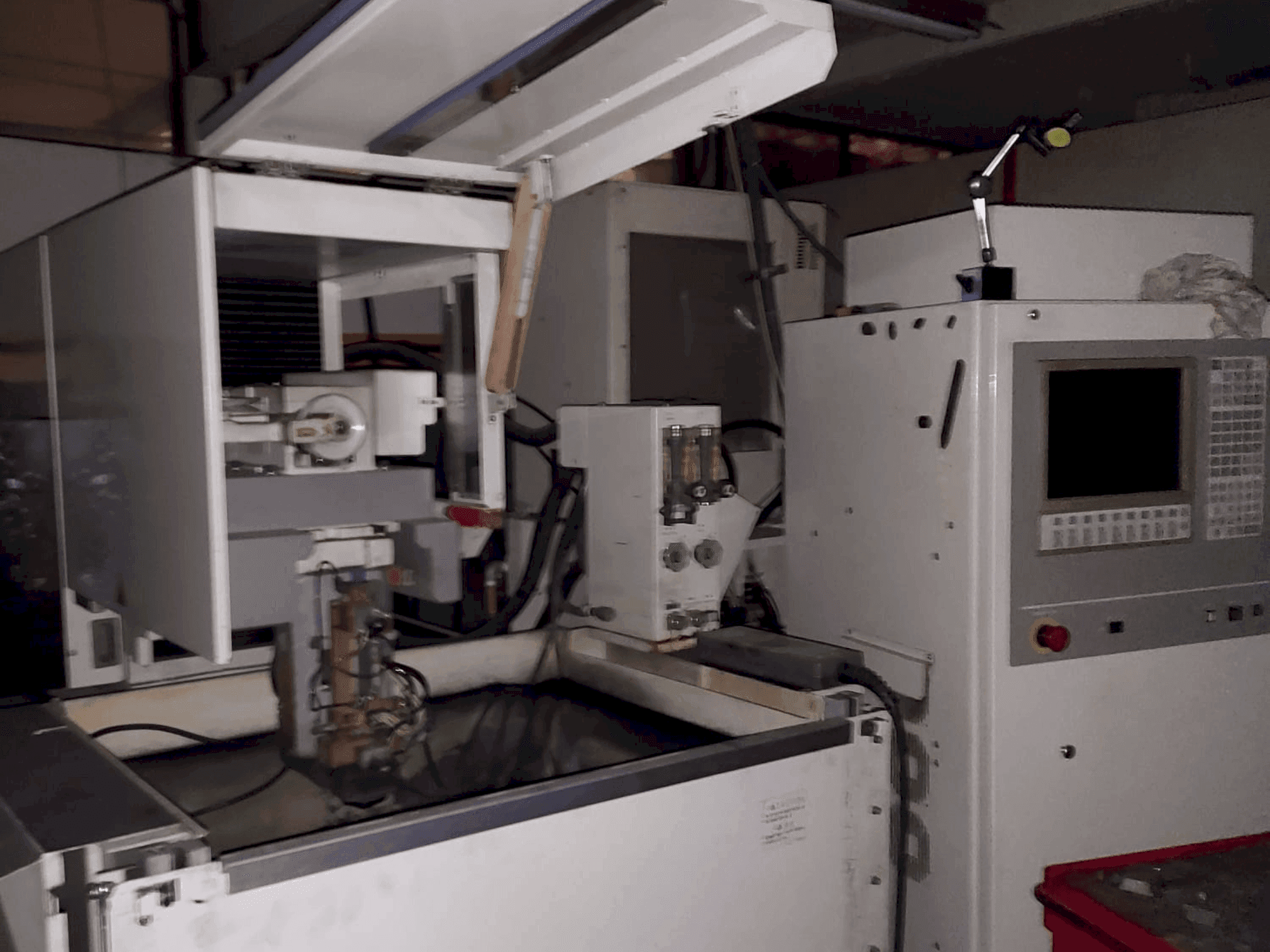 Widok z przodu maszyny Mitsubishi FX10K