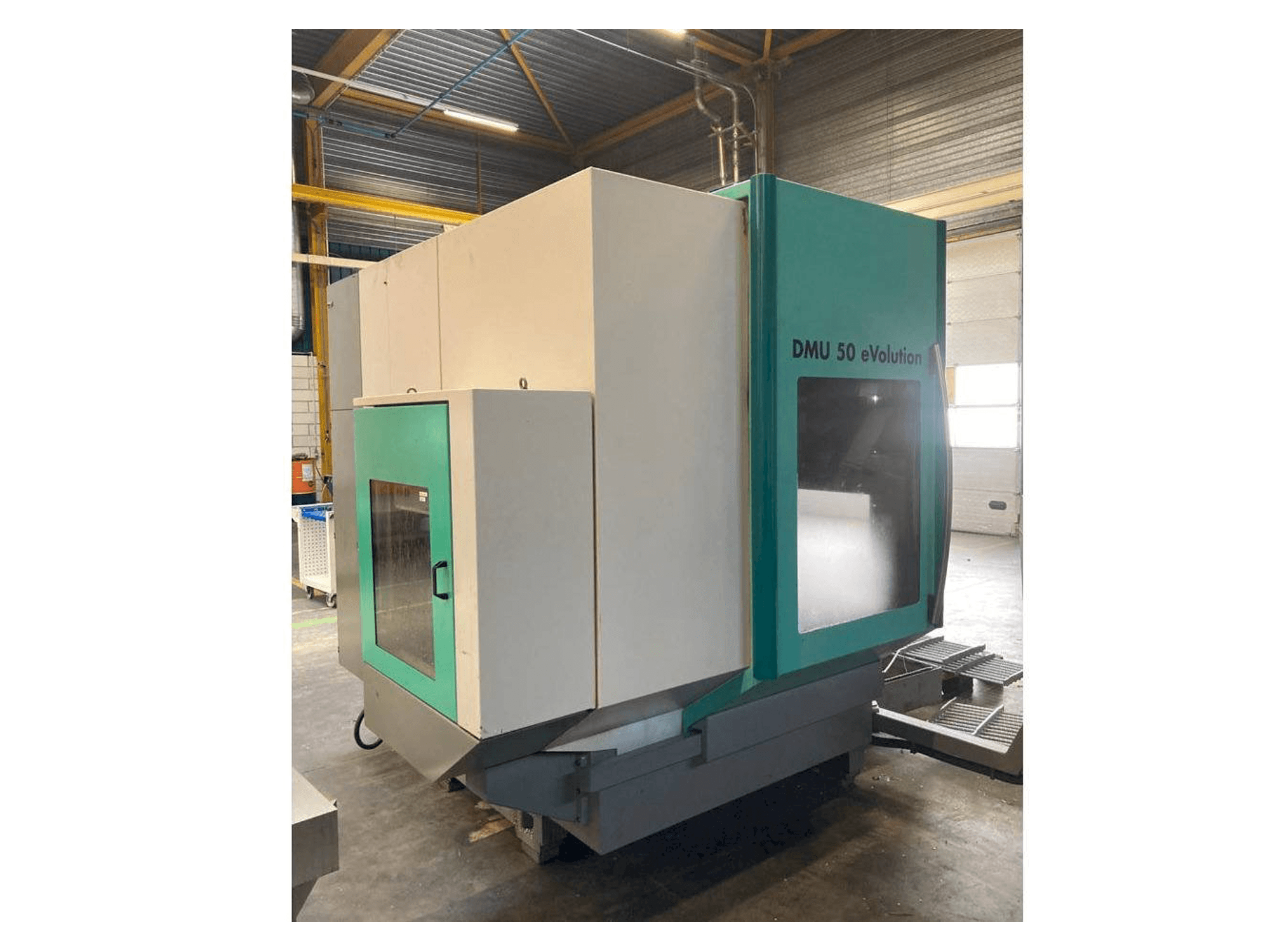 Widok z przodu maszyny DECKEL MAHO DMG 50Evo