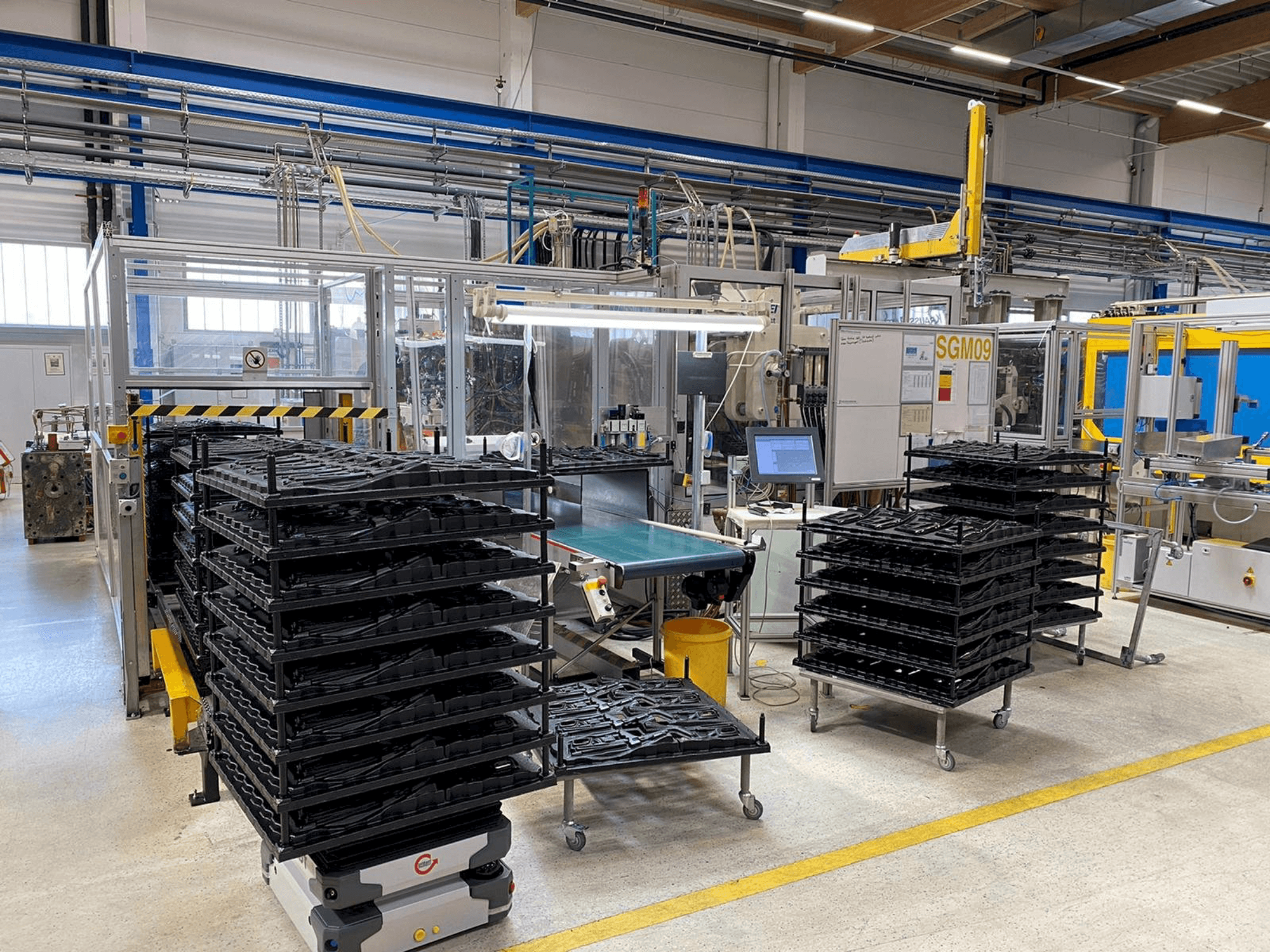 Widok z przodu maszyny Krauss Maffei 650-1900-520 CZ Multinject