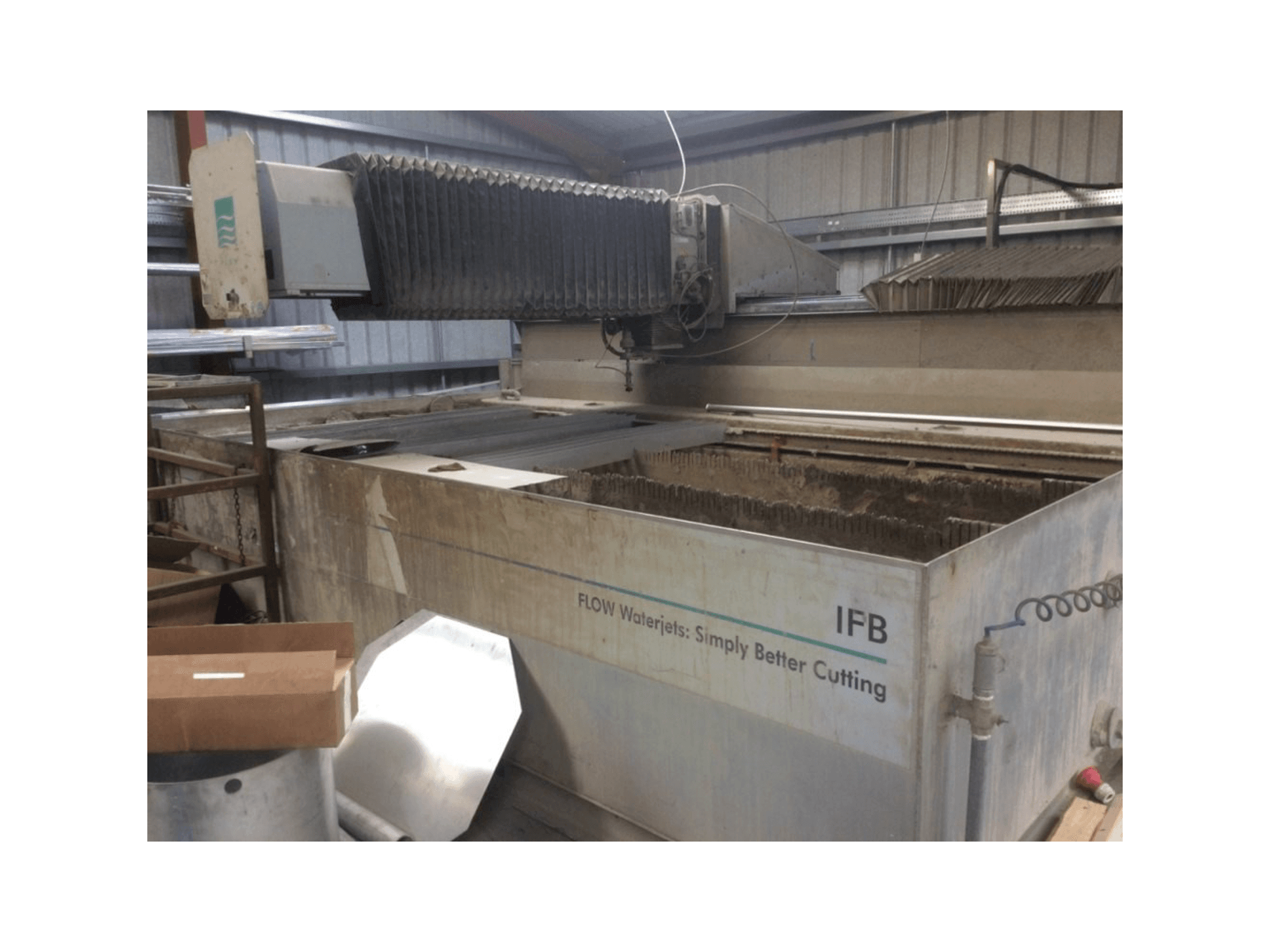 Widok z przodu maszyny Flow IFB 713633-1