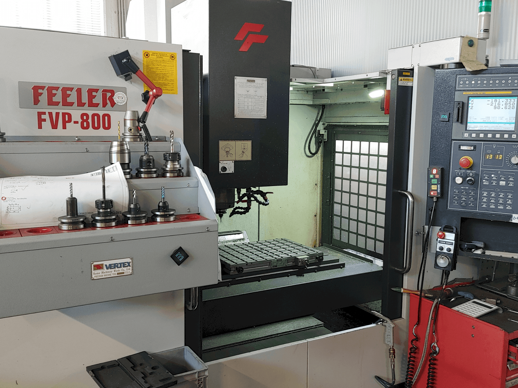 Widok z przodu maszyny Feeler PVF 800