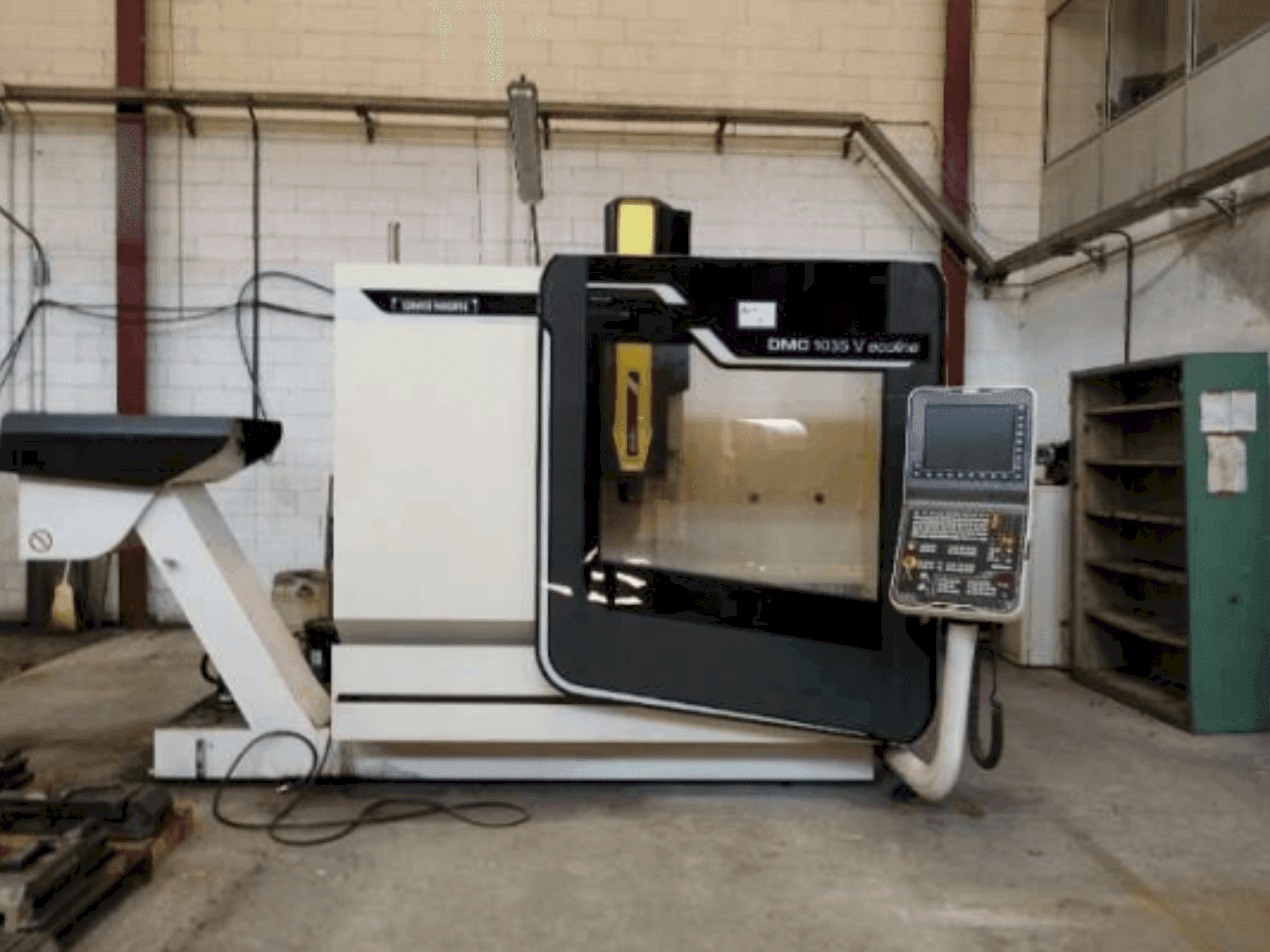 Widok z przodu maszyny DMG MORI DMC 1035 V Ecoline