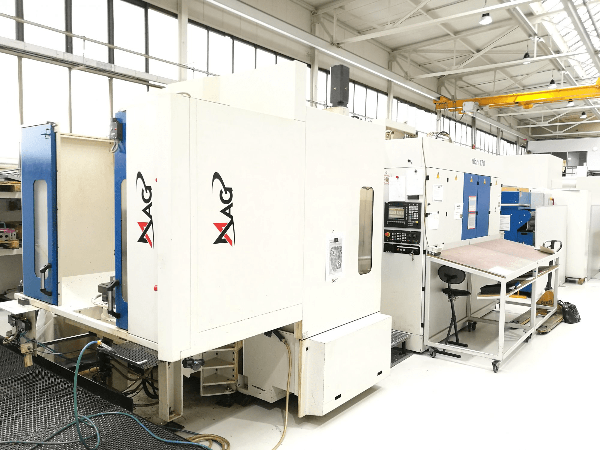 Widok z lewej maszyny Hueller Hille NBH 170