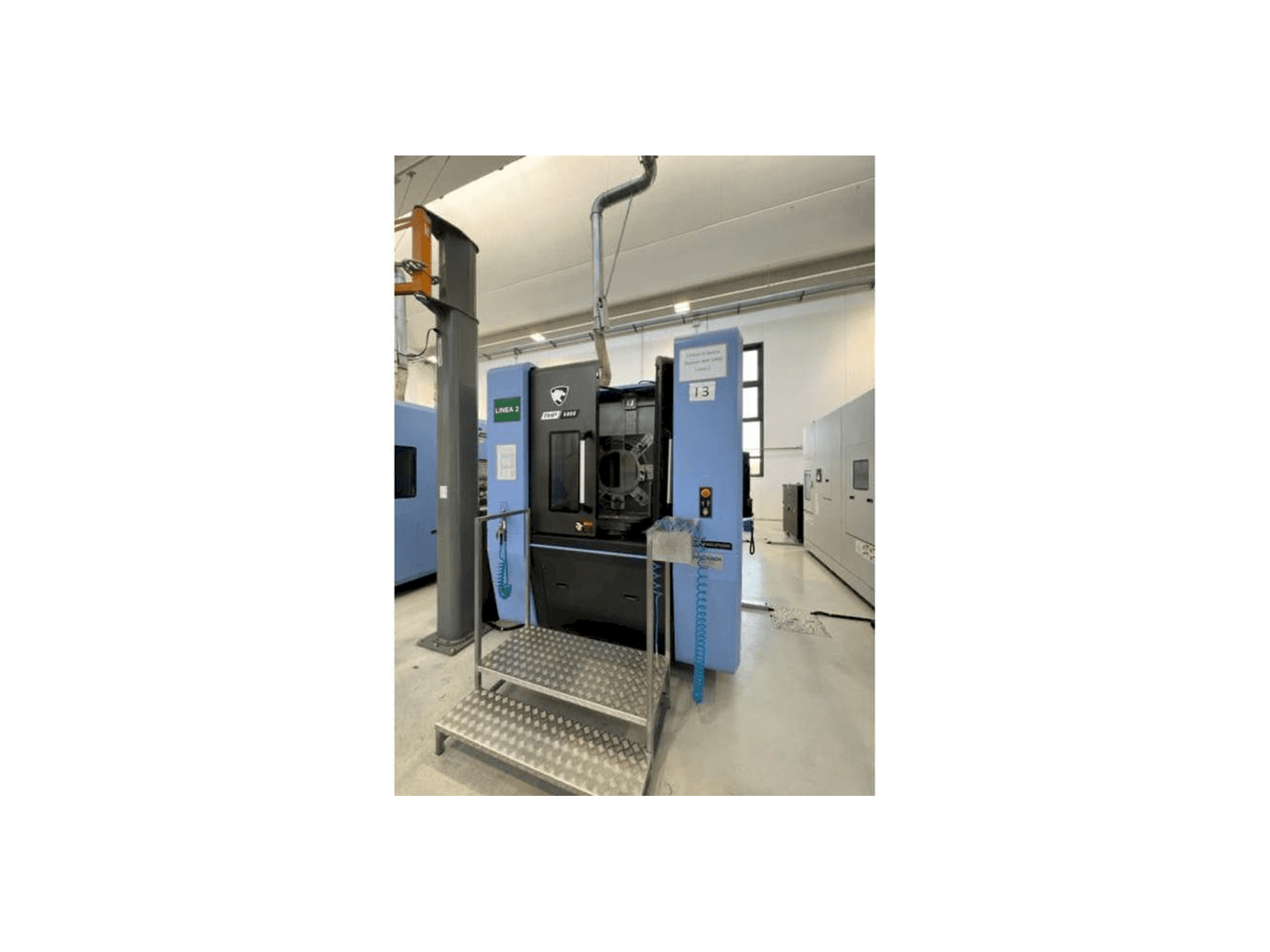 Widok z przodu maszyny Doosan NHP 5000