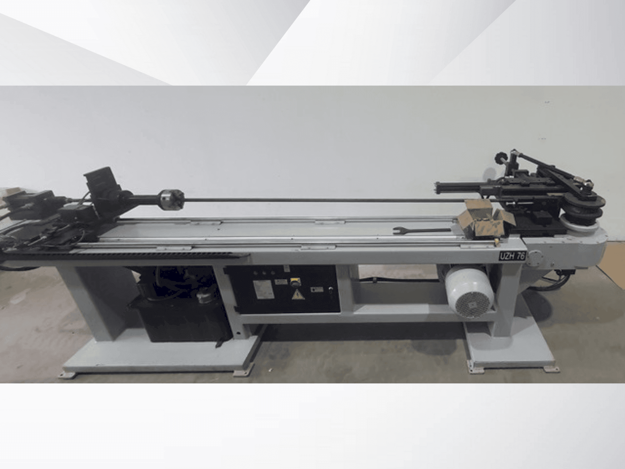 Widok z przodu maszyny UZMA MAKINA UZH76