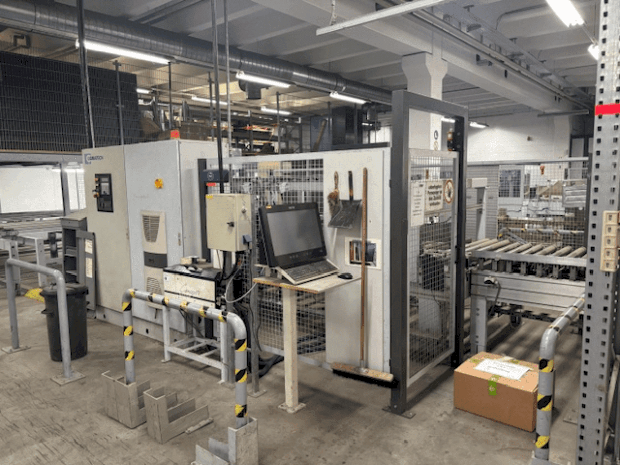 Widok z przodu maszyny LIGMATECH VKV50/K