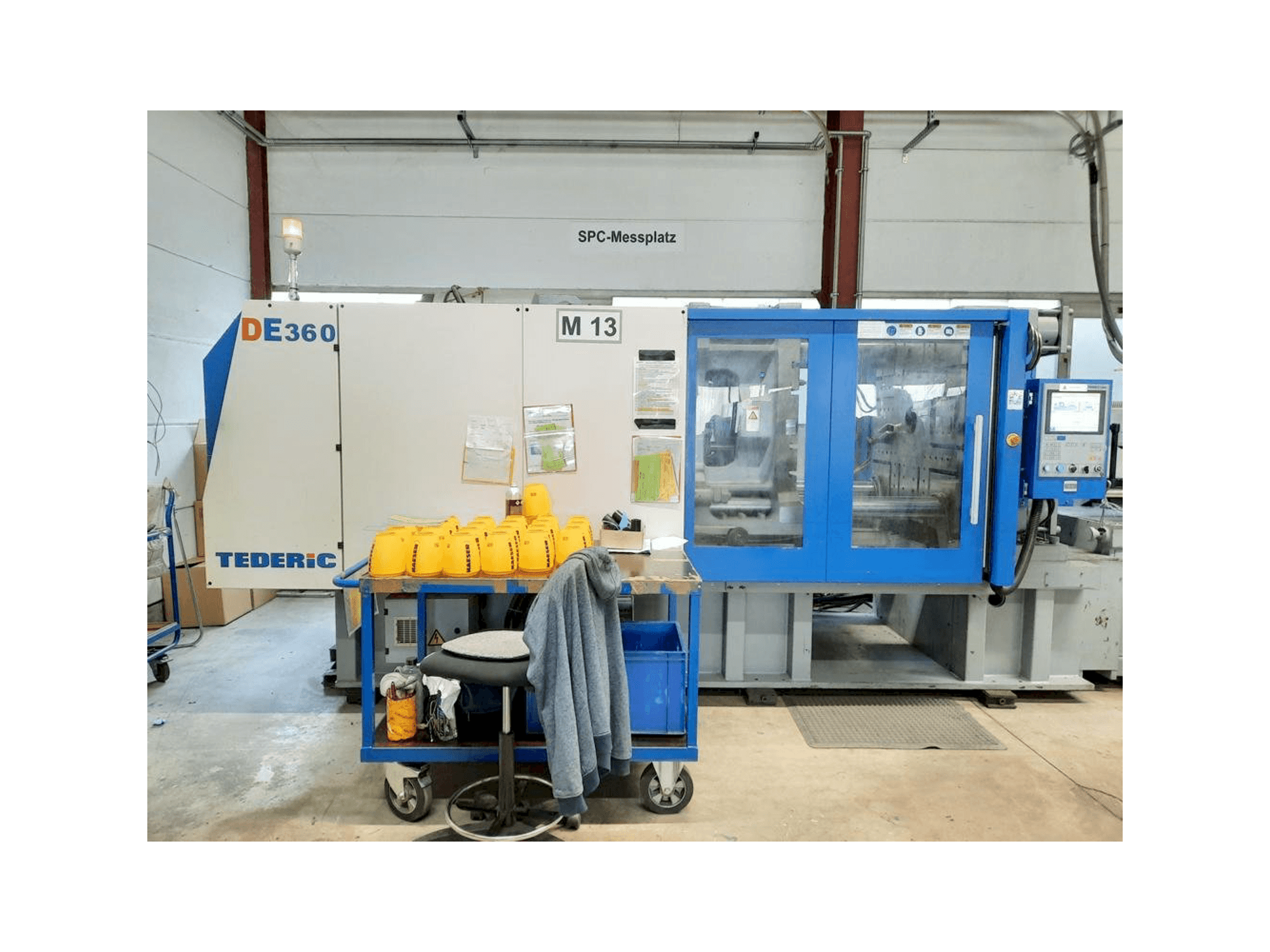 Widok z przodu maszyny TEDERIC DE360