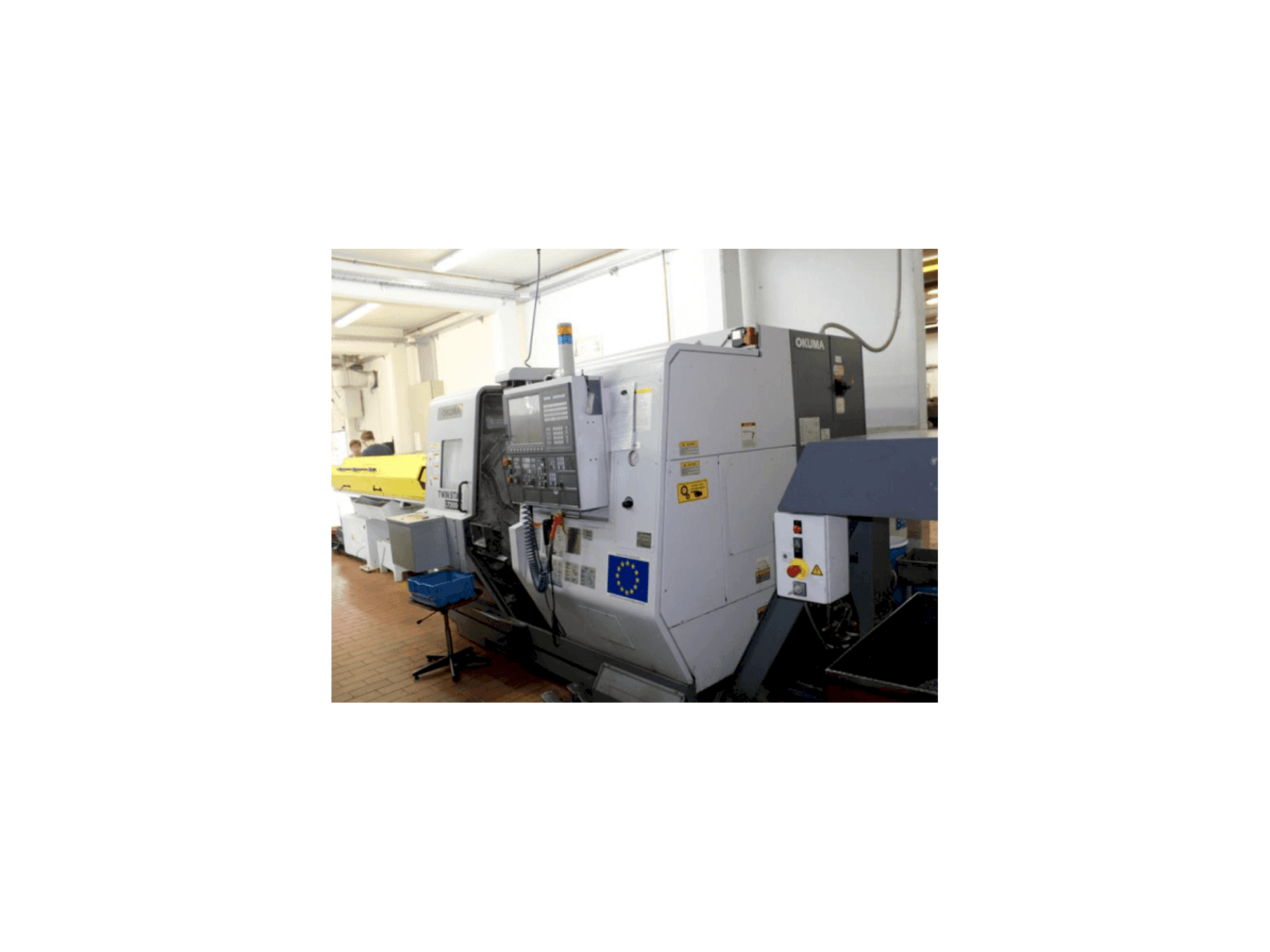 Widok z przodu maszyny Okuma TWIN STAR LT200-M