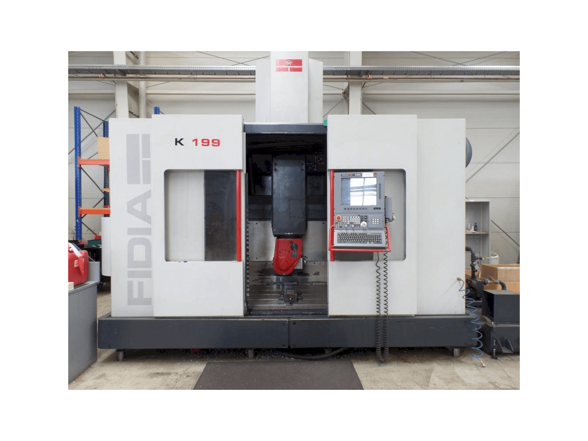 Widok z przodu maszyny Fidia K199