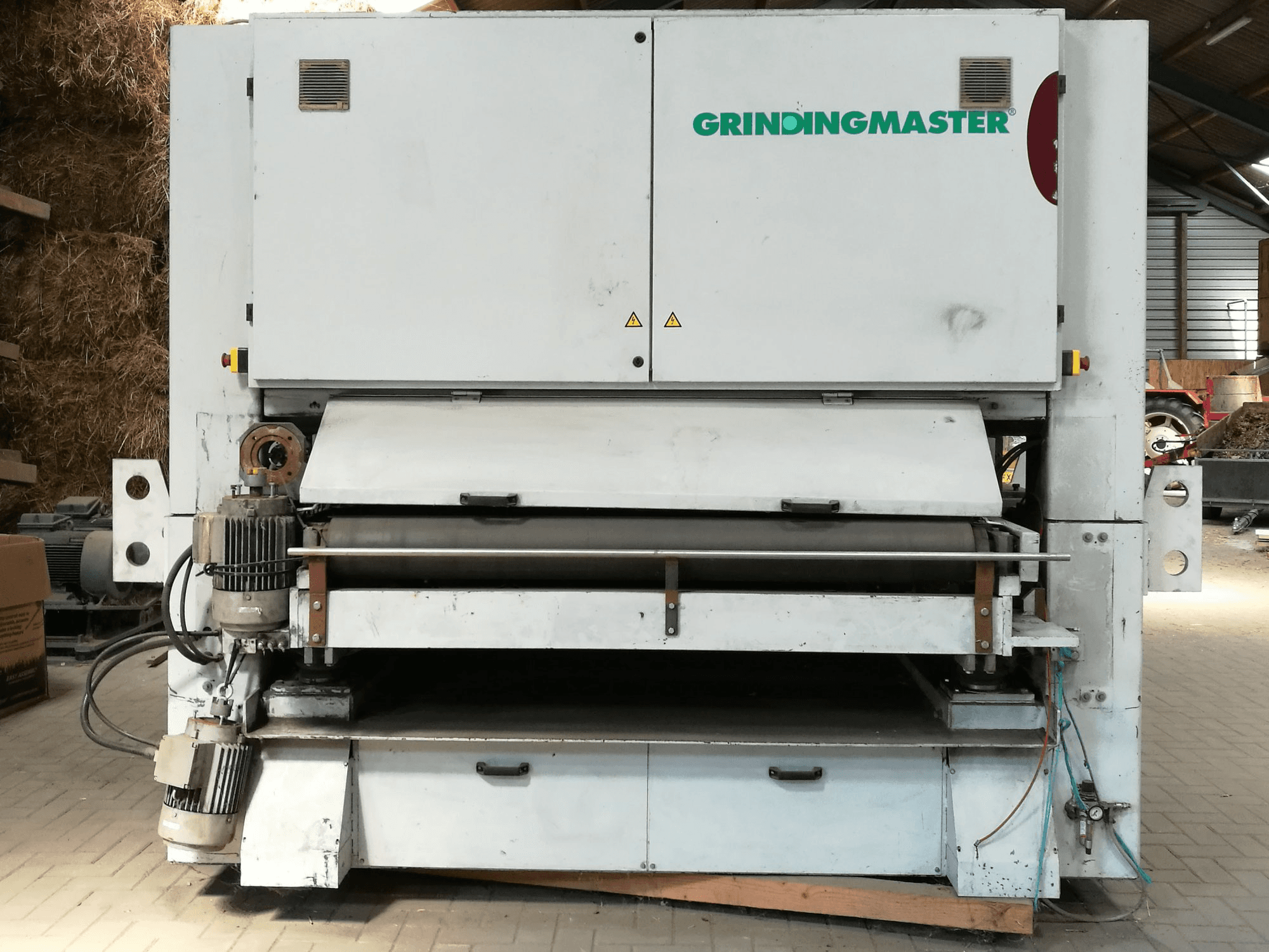 Widok z przodu maszyny TIMESAVERS MB-2-1600 Z2