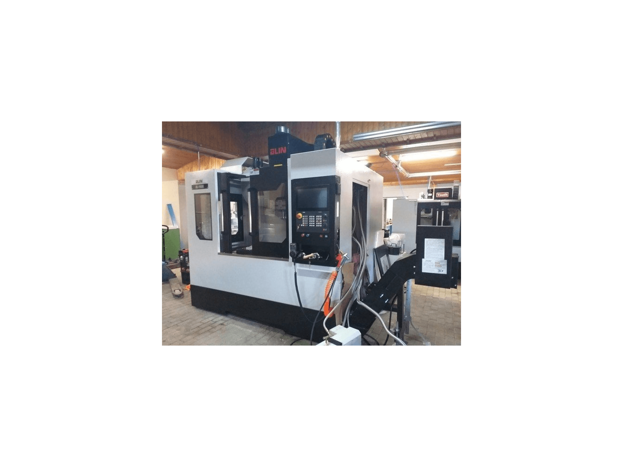 Widok z przodu maszyny TAATH BL-Y855