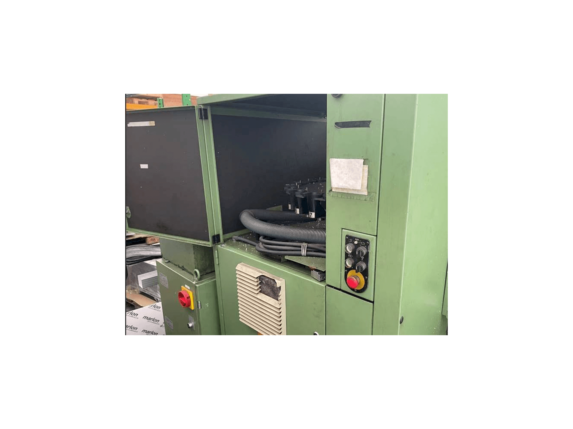 Widok z przodu maszyny DECKEL FP4AT