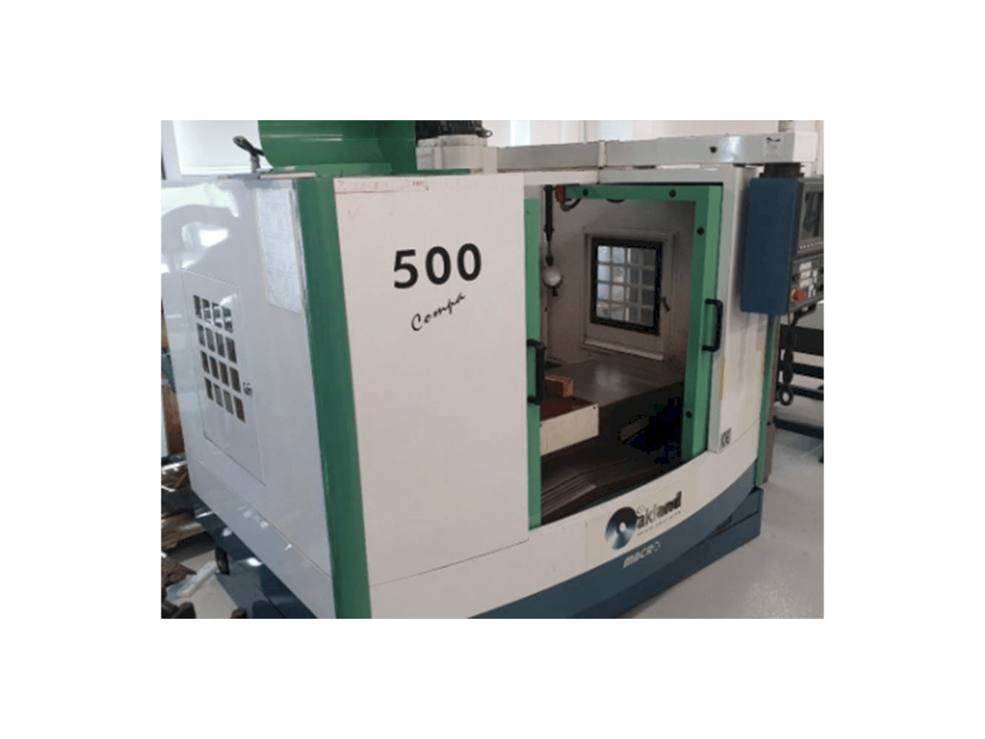 Widok z przodu maszyny Macro Micro Tech Compac 500