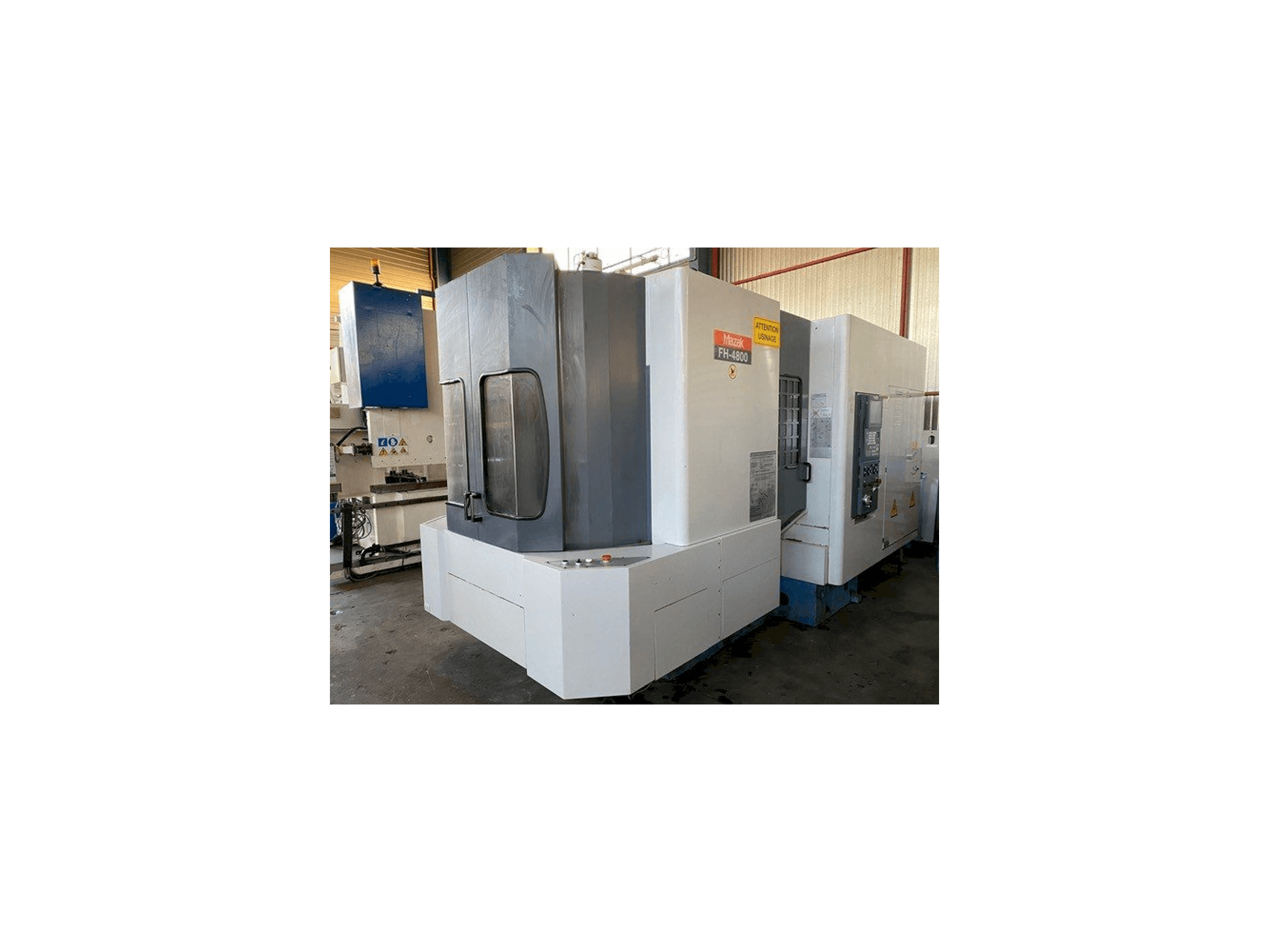 Widok z przodu maszyny Mazak FH4800