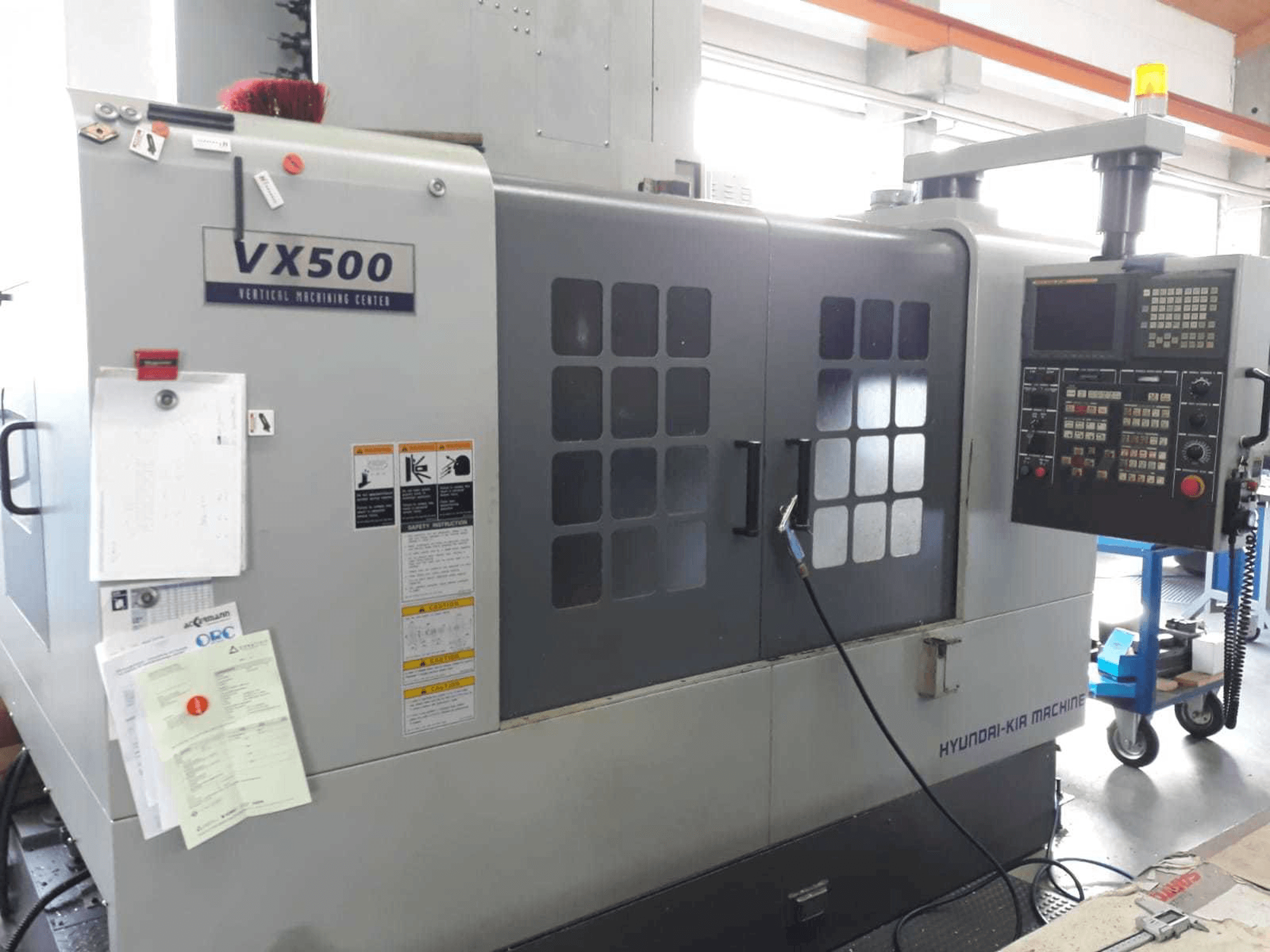 Widok z przodu maszyny Hyundai Kia VX500