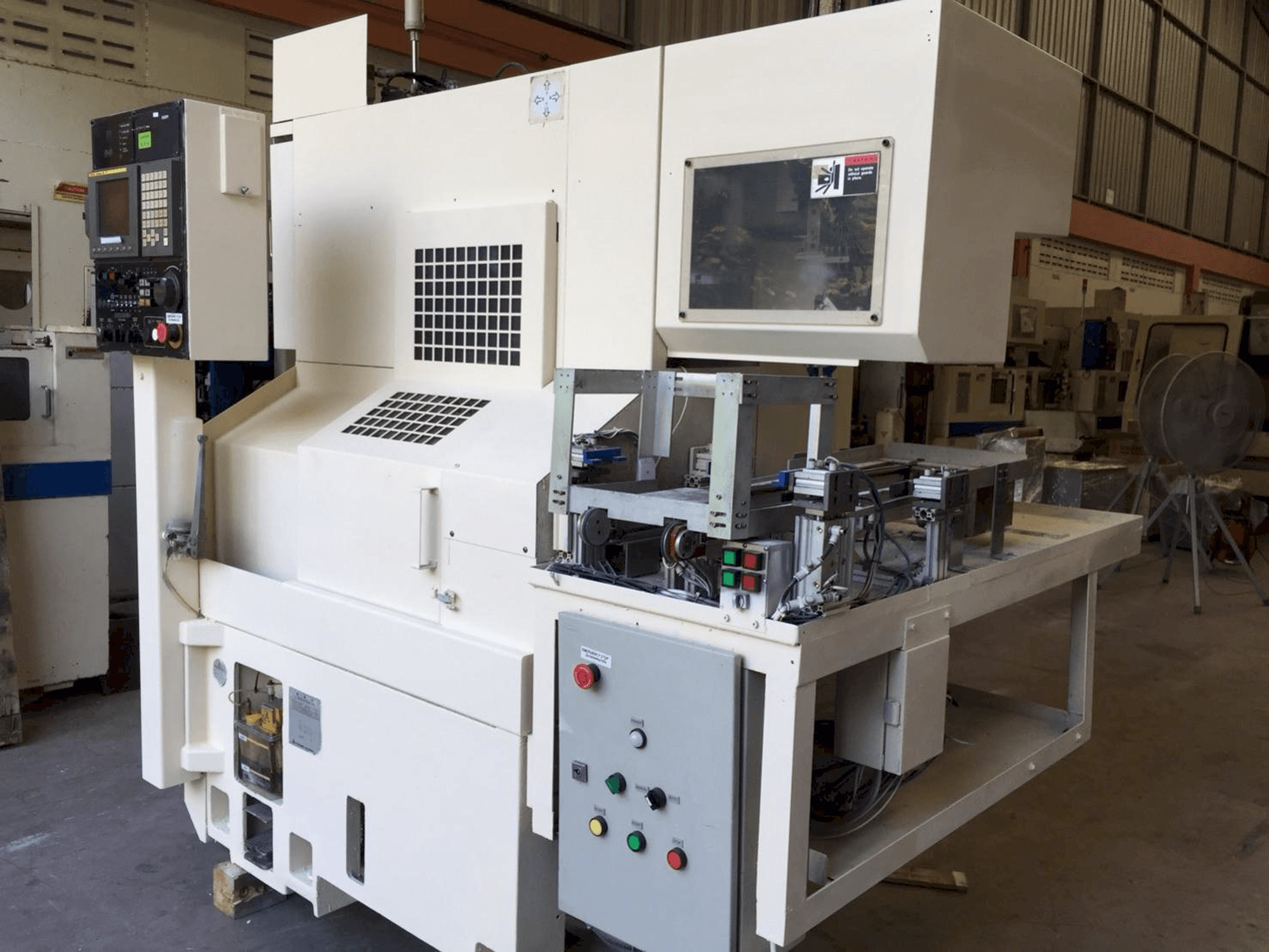 Widok z przodu maszyny WASINO G-05