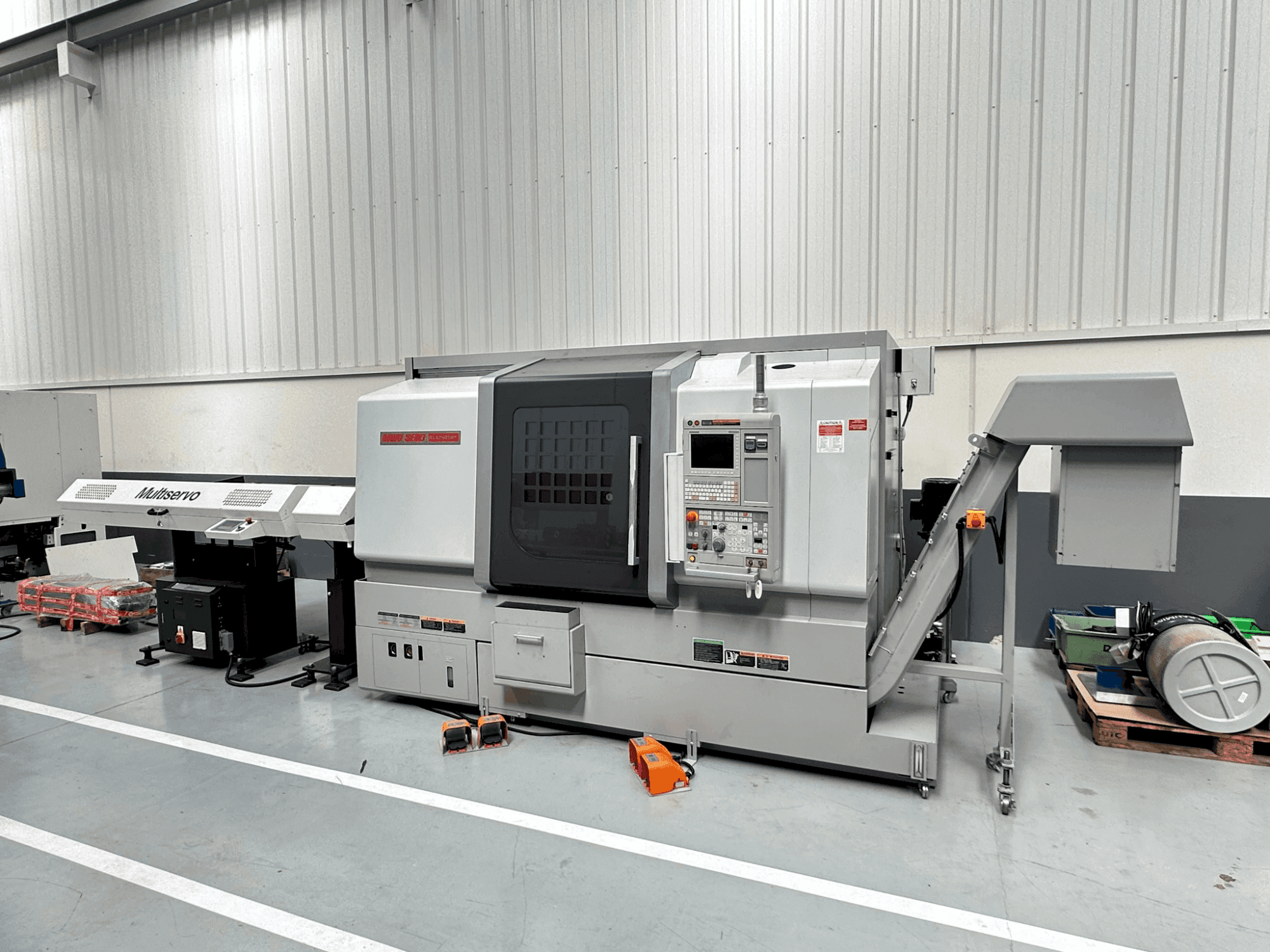 Widok z przodu maszyny MORI SEIKI NLX 2500 SY/700