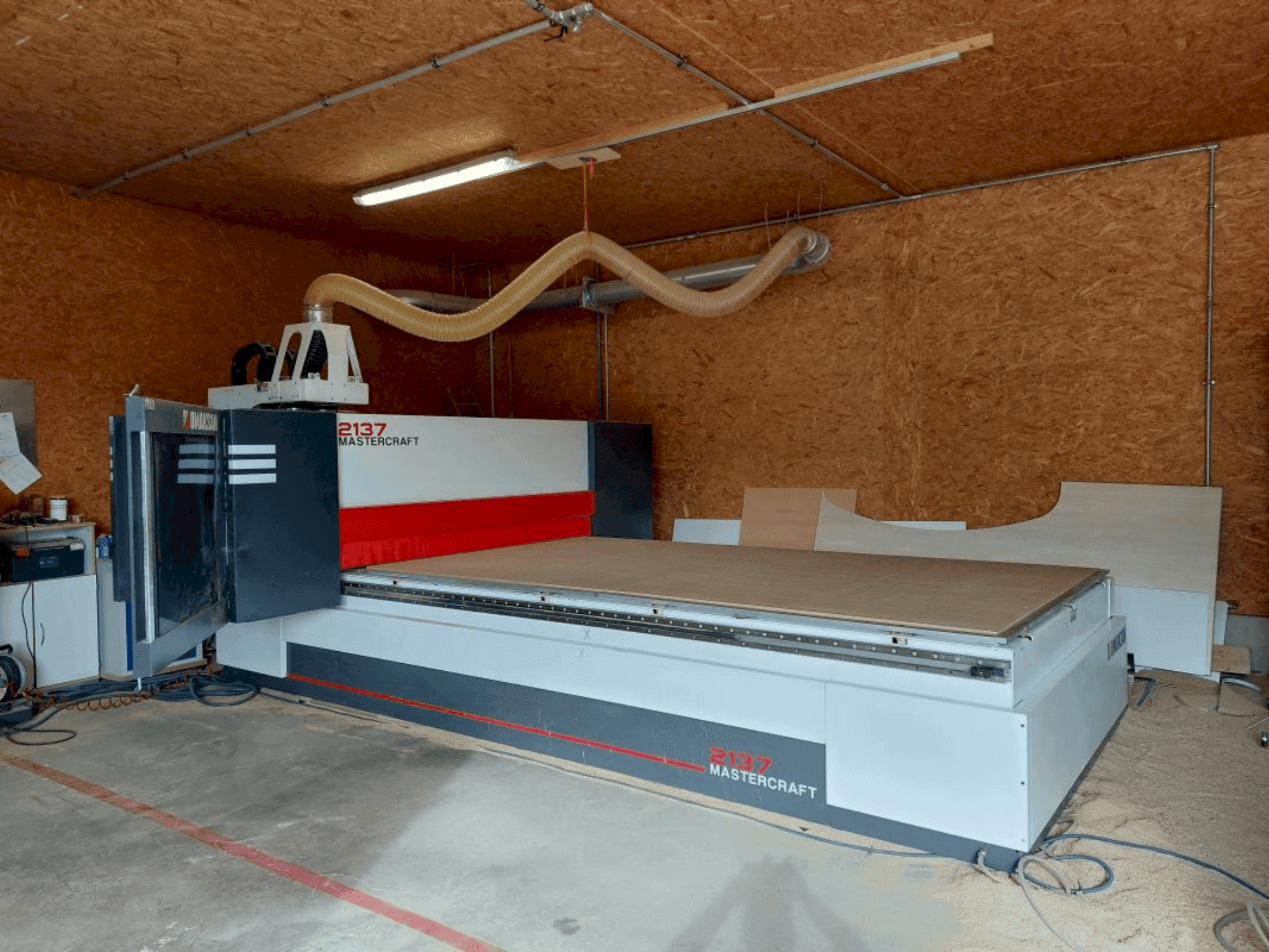 Widok z przodu maszyny OMAKSAN Mastercraft 217