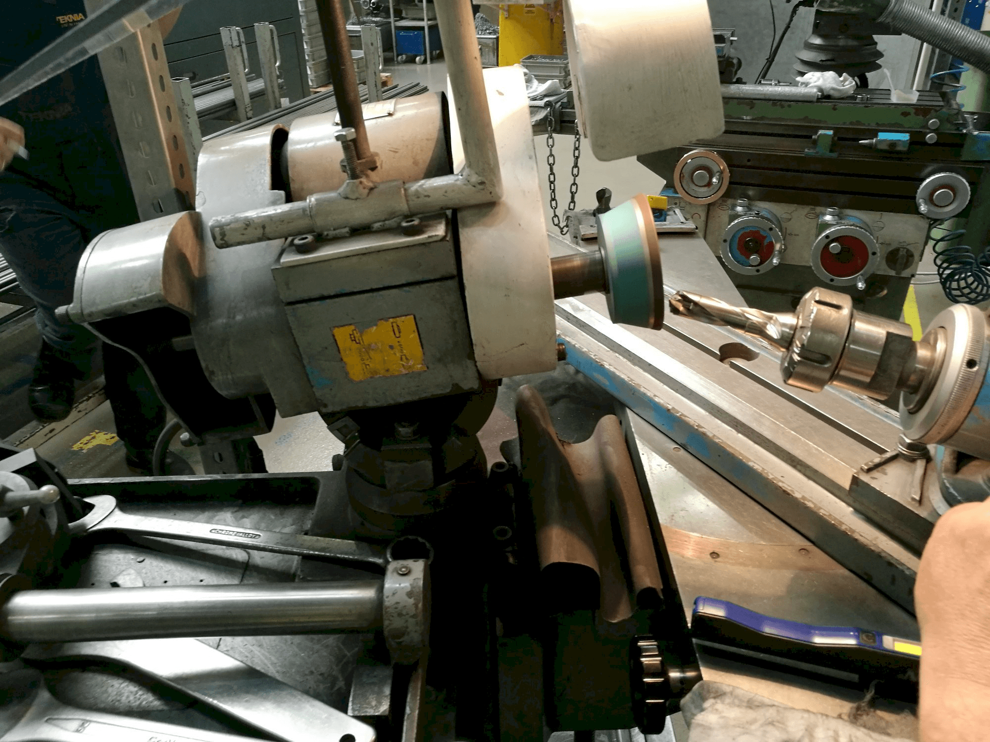 Widok z przodu maszyny ELITE AR5-E