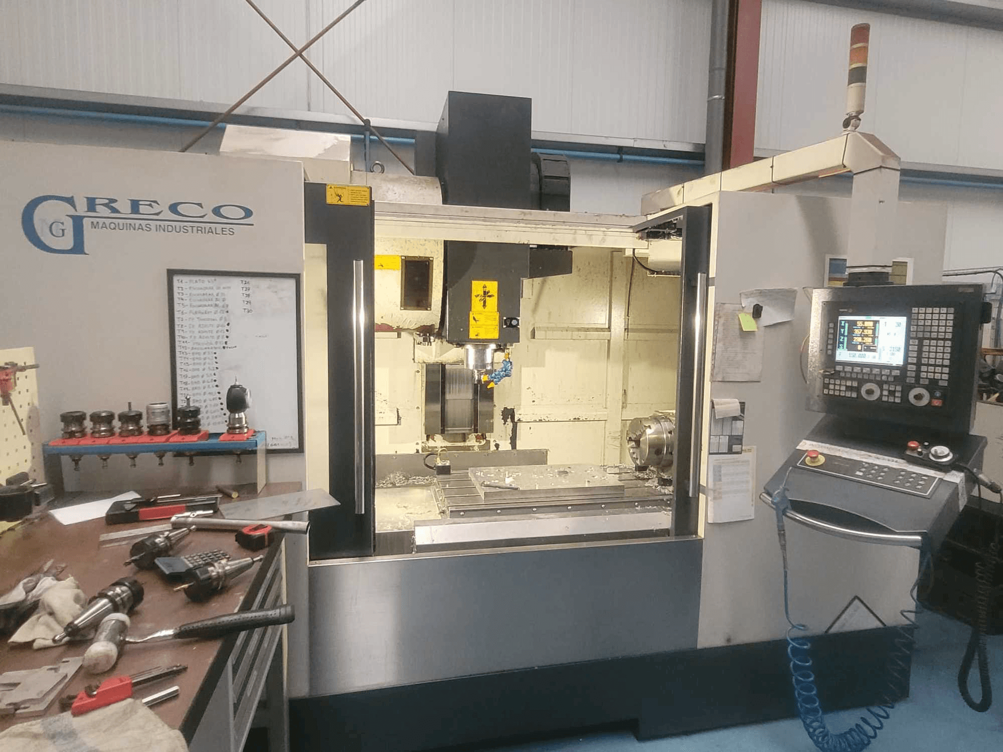 Widok z przodu maszyny Finitech SMV-1270-3B