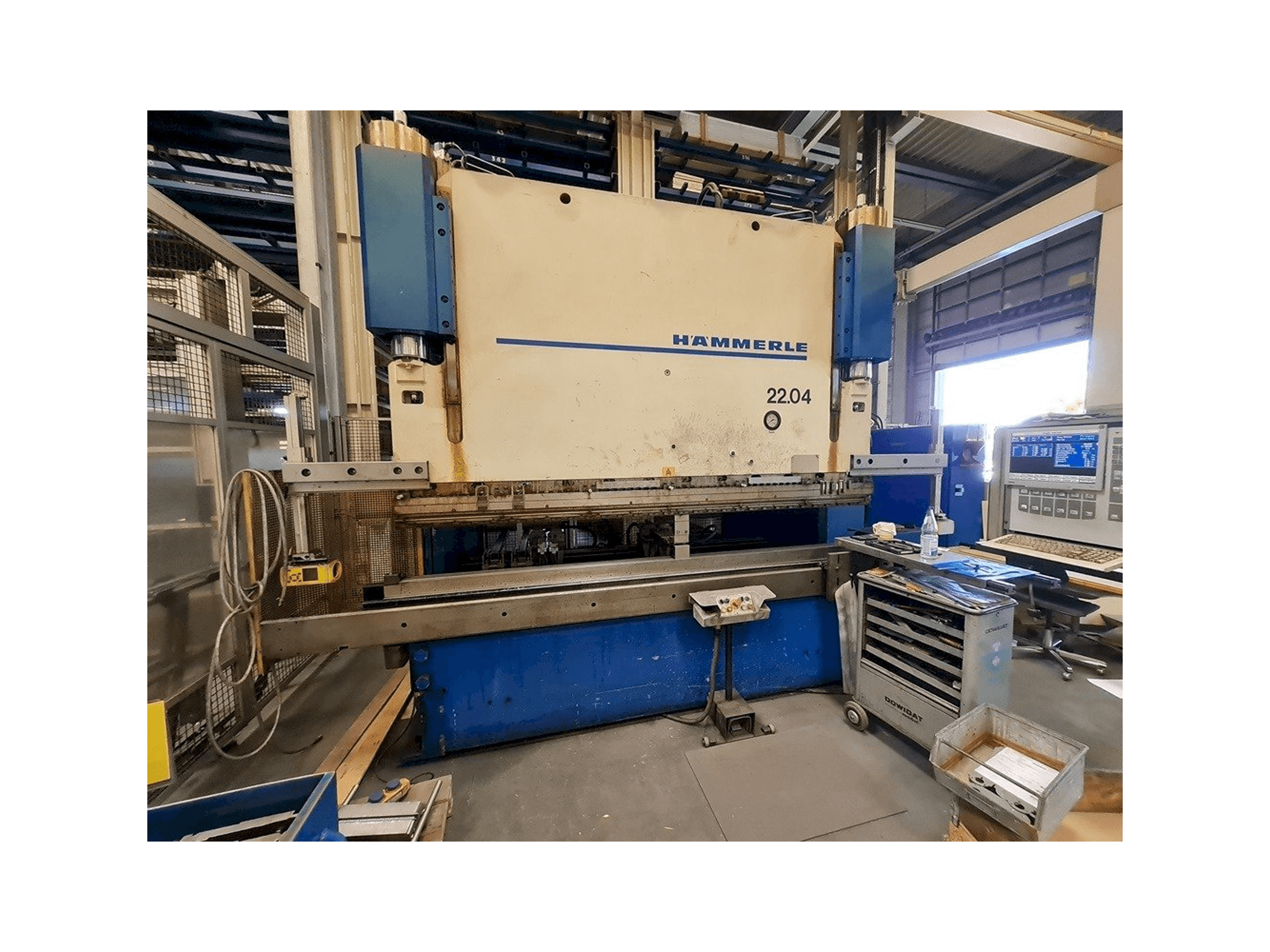 Widok z przodu maszyny HAMMERLE AP 200-3100