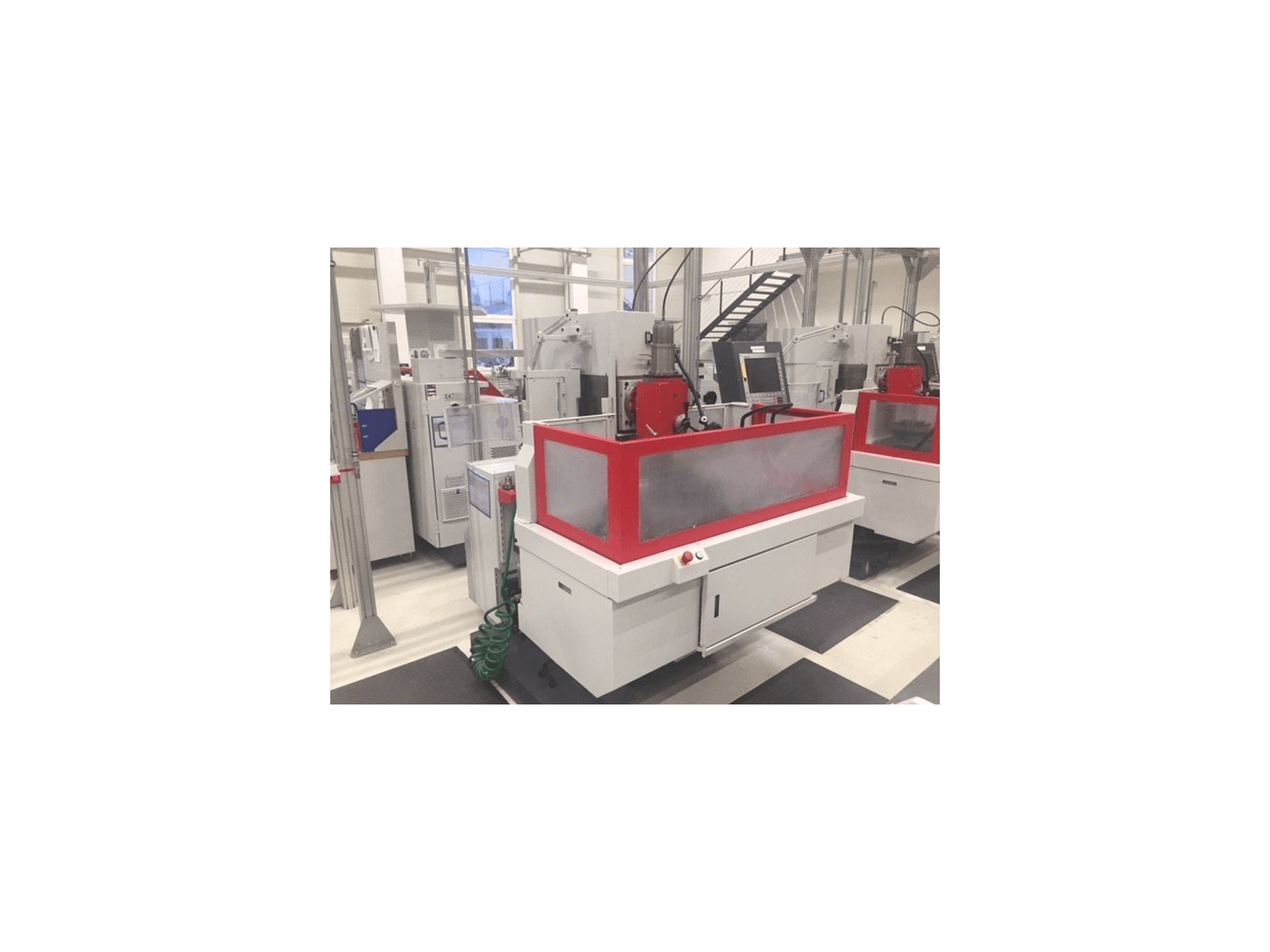 Widok z przodu maszyny EMCO Emcomat FB-450 MC