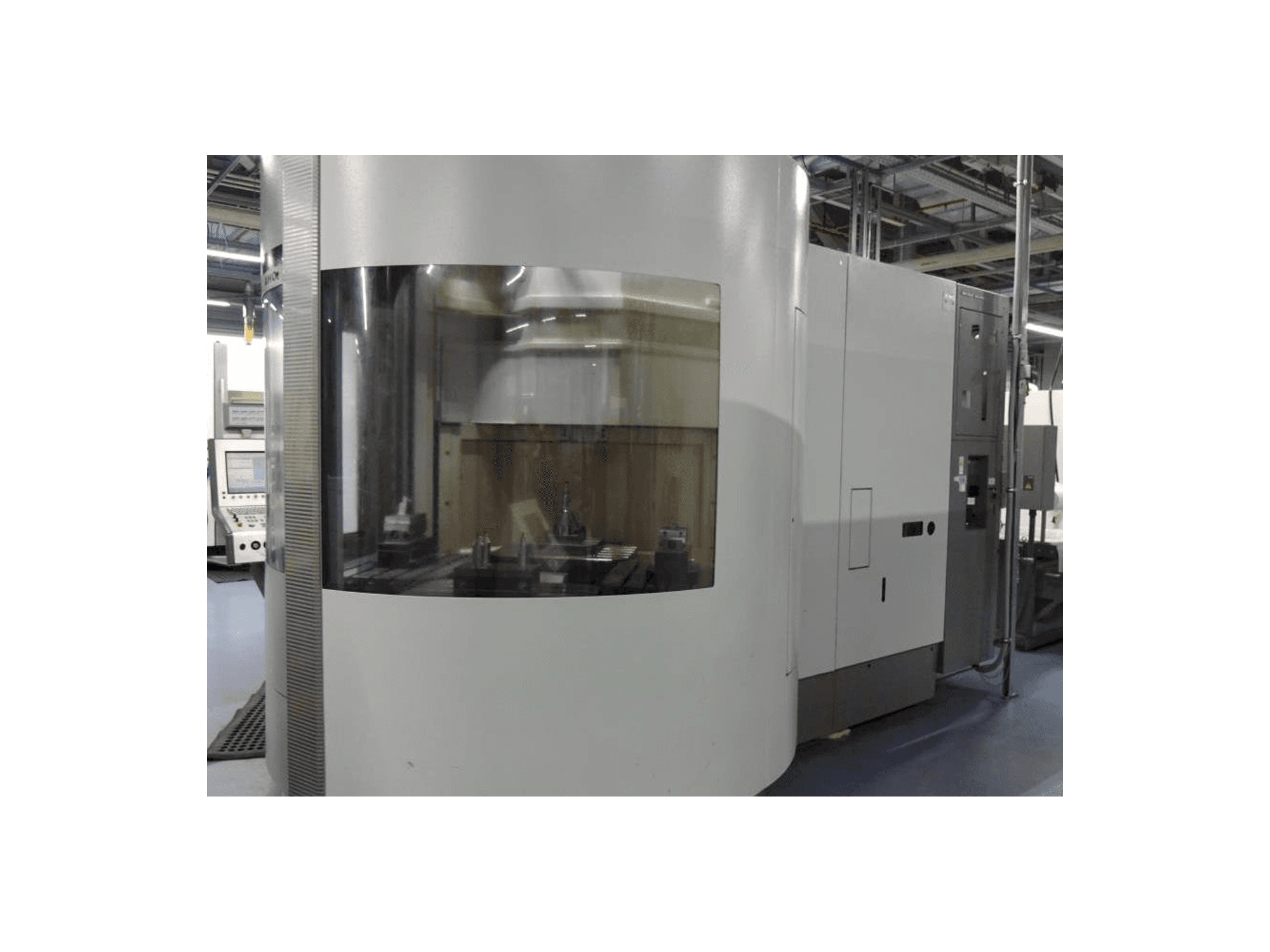 Widok z przodu maszyny DECKEL MAHO DMC 60 T RS3