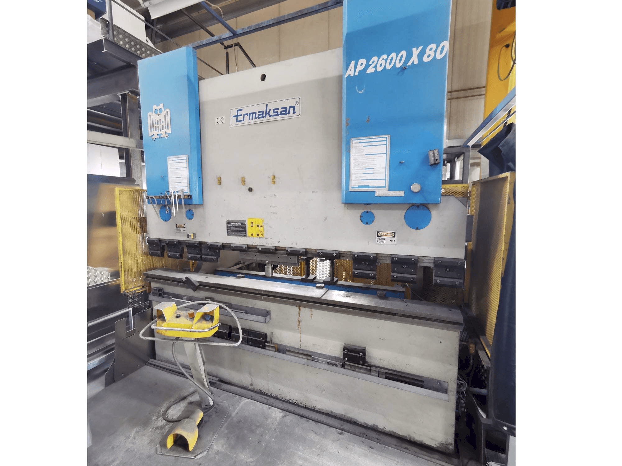 Widok z przodu maszyny ERMAKSAN AP 2600 - 80