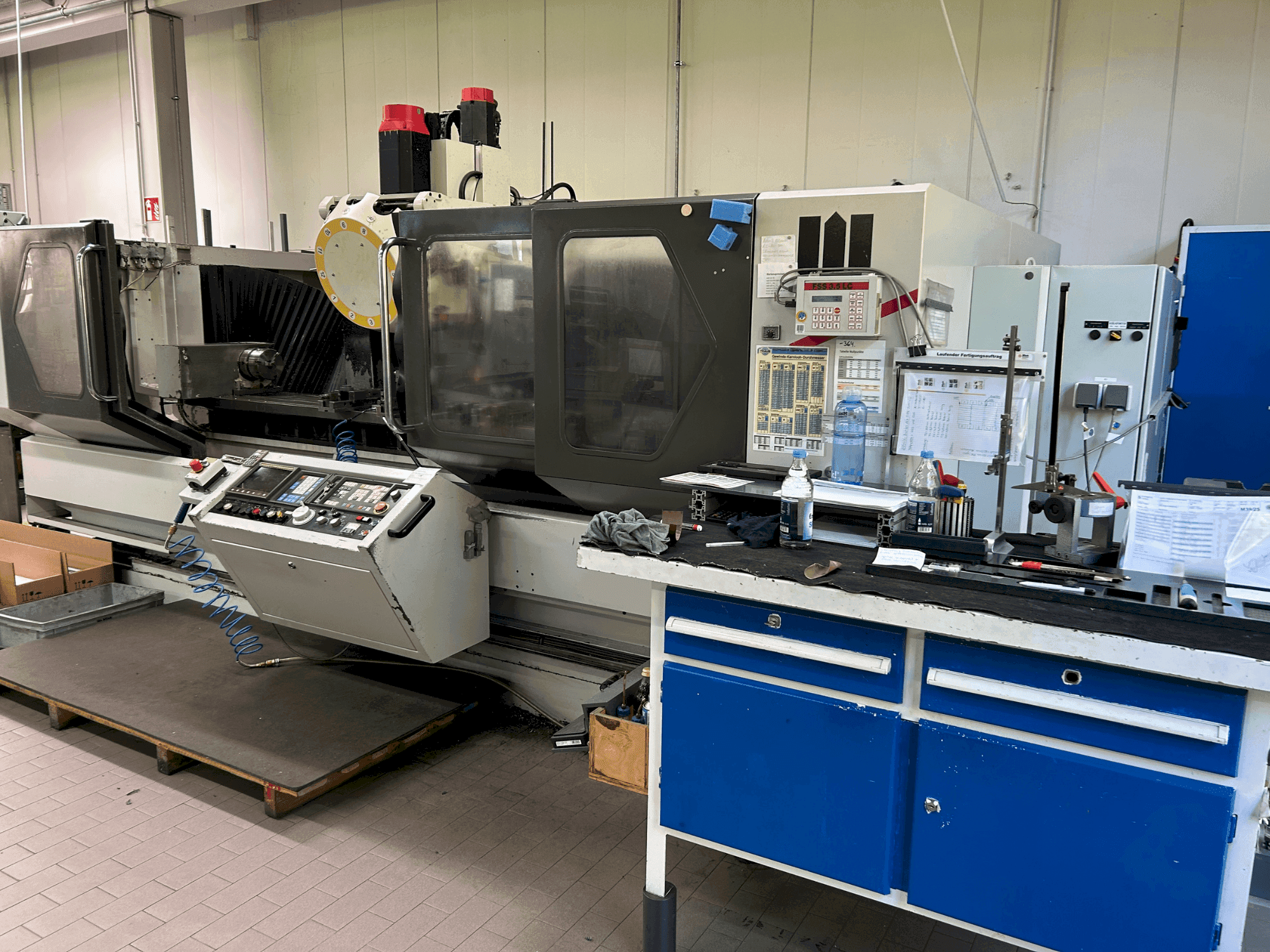 Widok z przodu maszyny STAMA MC 520