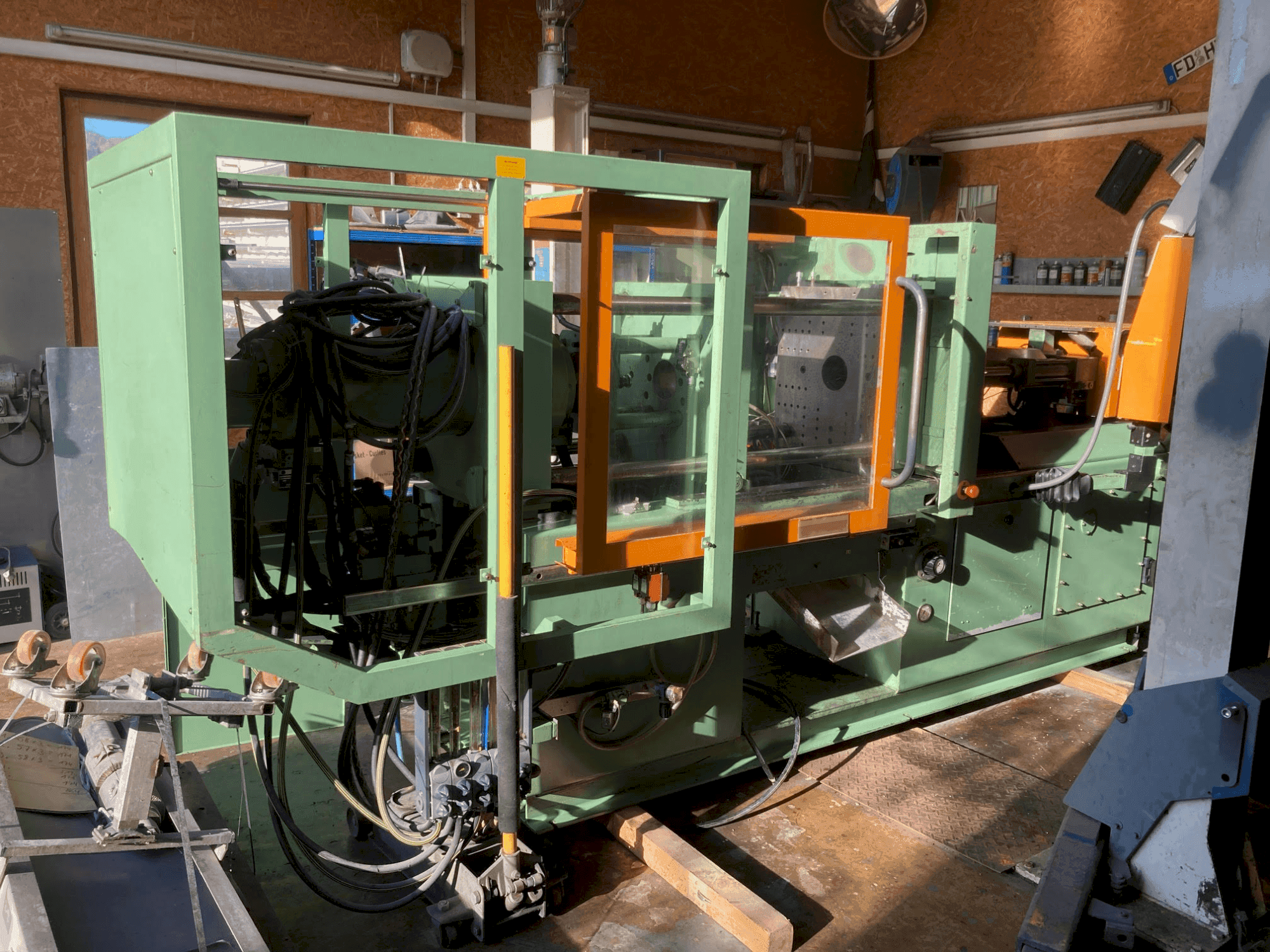 Widok z przodu maszyny FERROMATIK K75-S