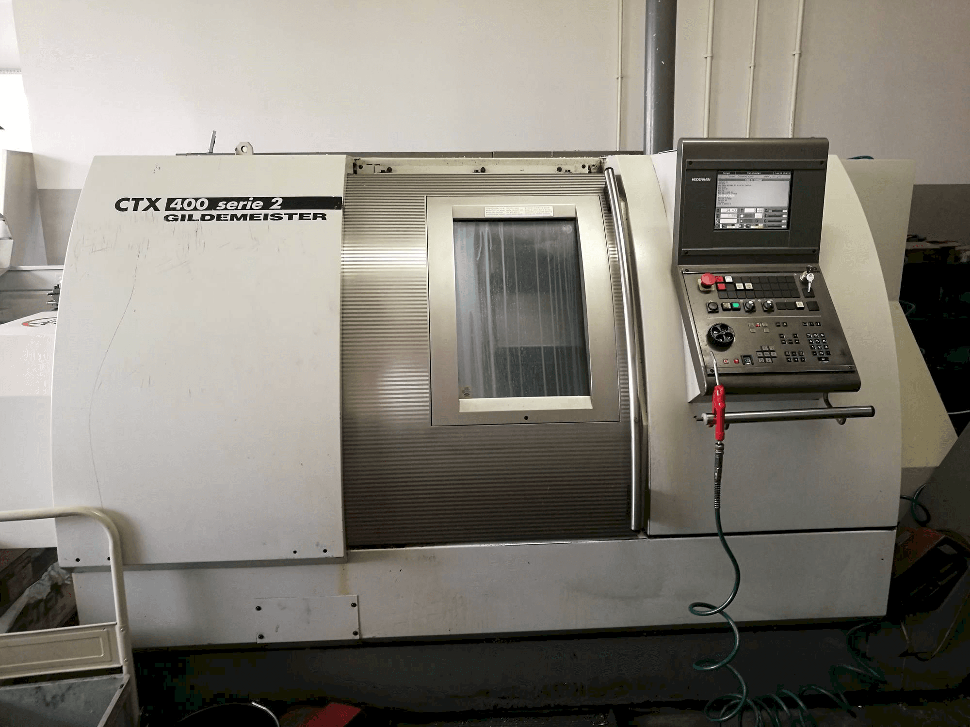 Widok z przodu maszyny Gildemeister CTX 400 S2