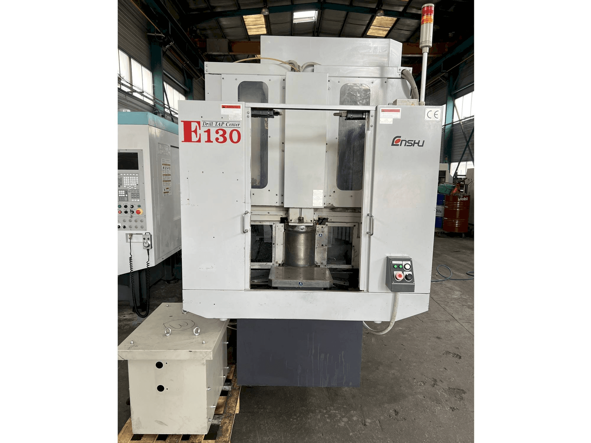 Widok z przodu maszyny Enshu E130