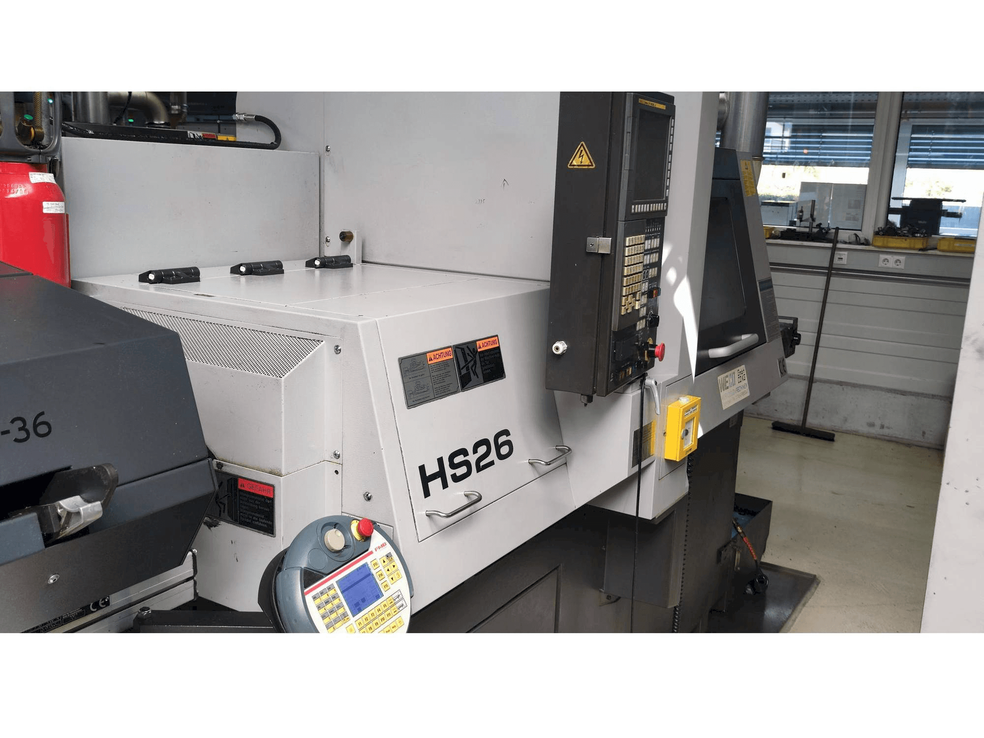 Widok lewej strony maszyny TSUGAMI HS26