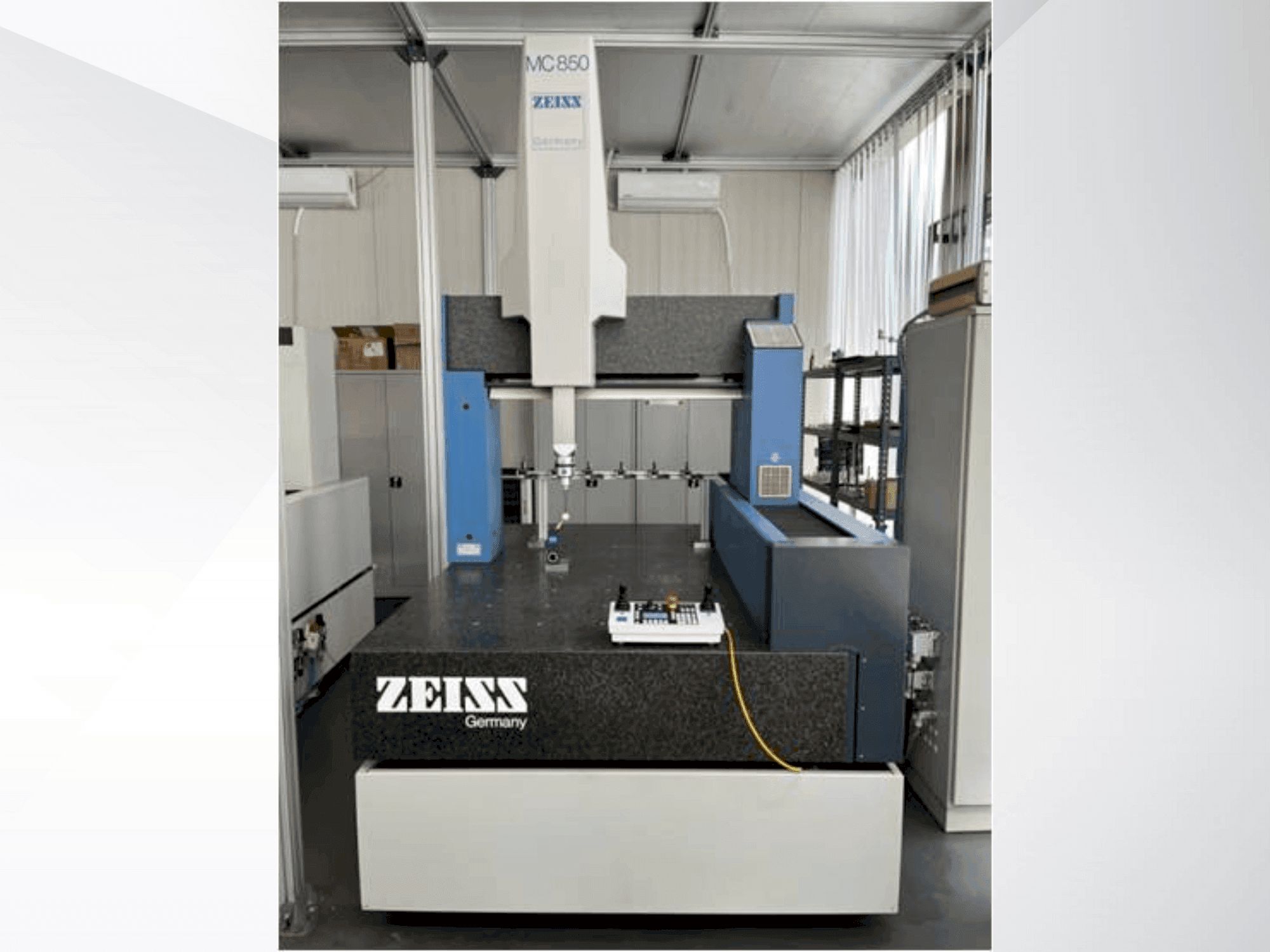 Widok z przodu maszyny ZEISS MC 850