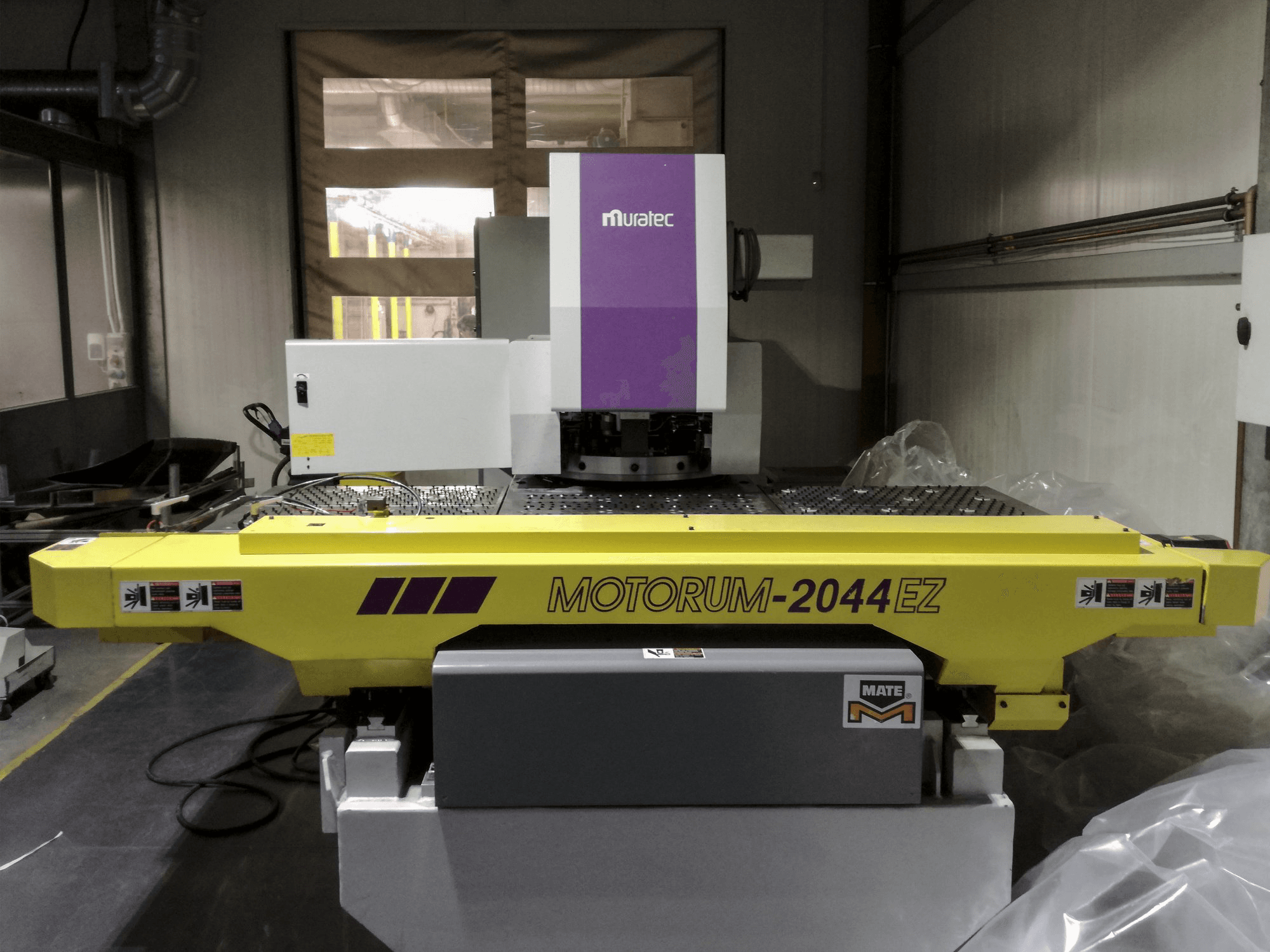 Widok z przodu maszyny Murata Wiedemann M-2044 EZ