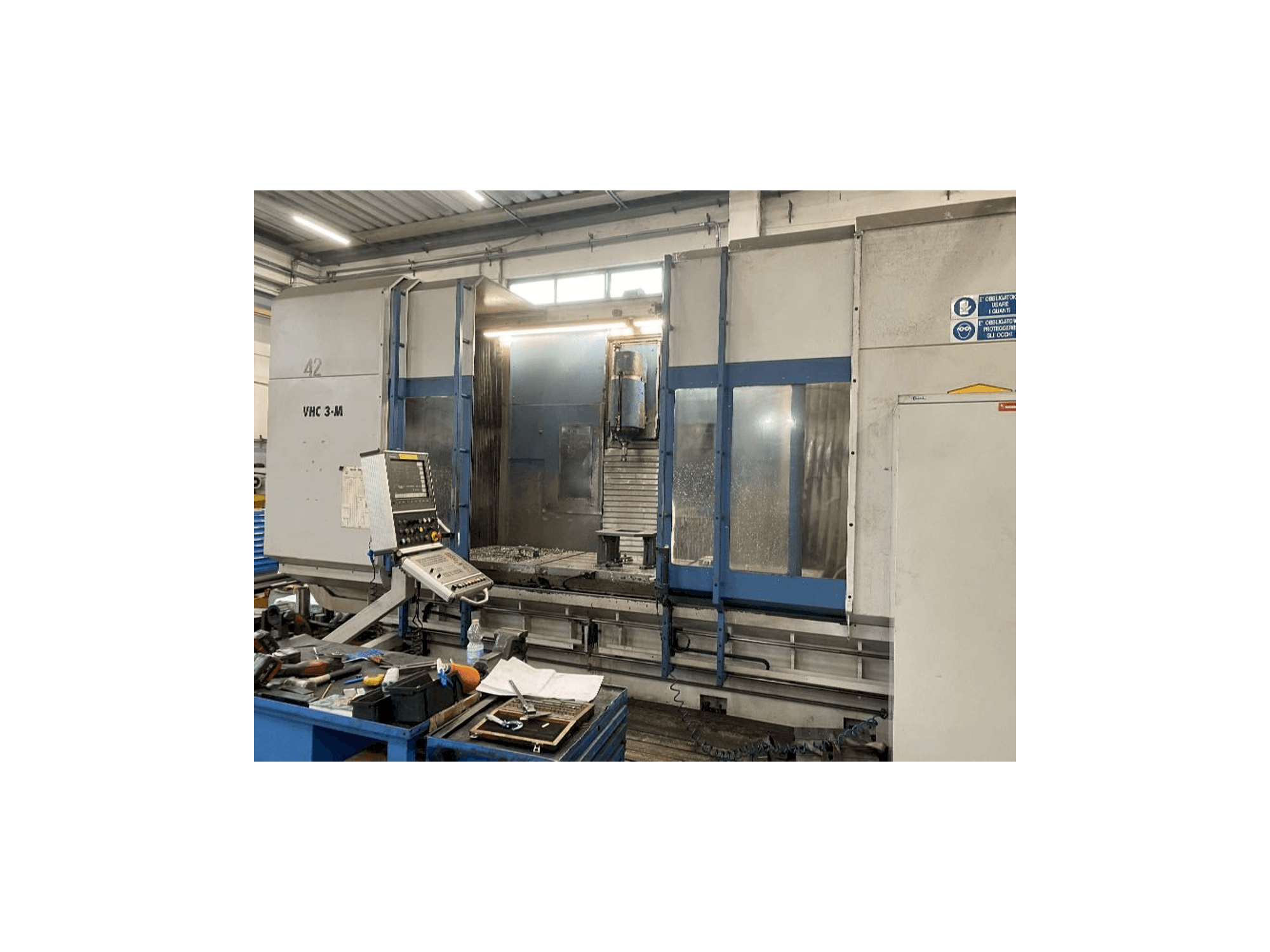 Widok z przodu maszyny AXA VHC 3M/2E