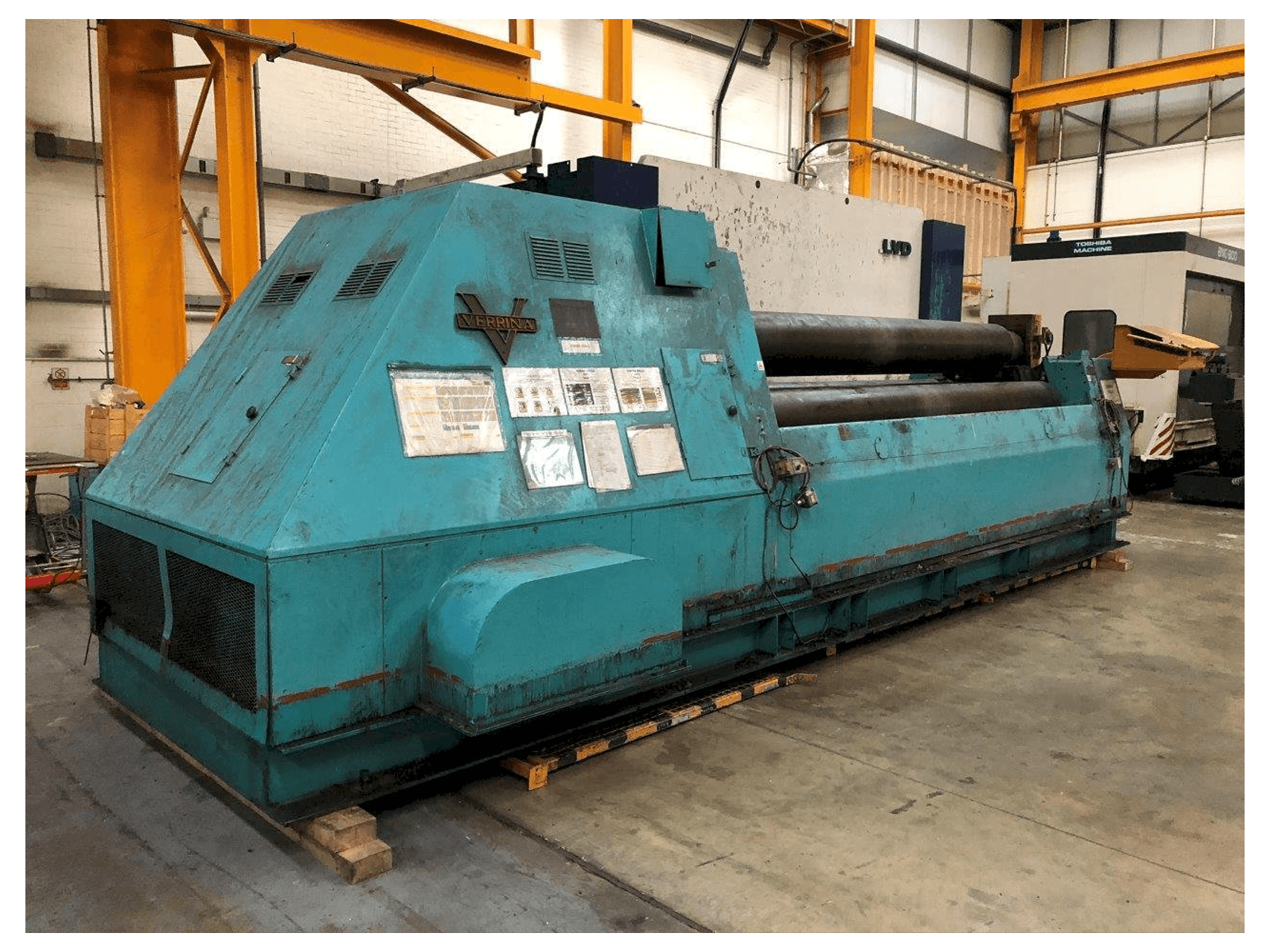 Widok z przodu maszyny VERRINA CLR 216 X 4050