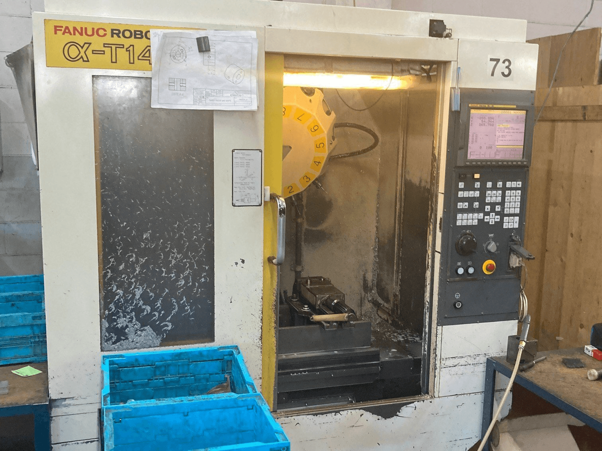 Widok z przodu maszyny FANUC Robodrill alfa-T14iA