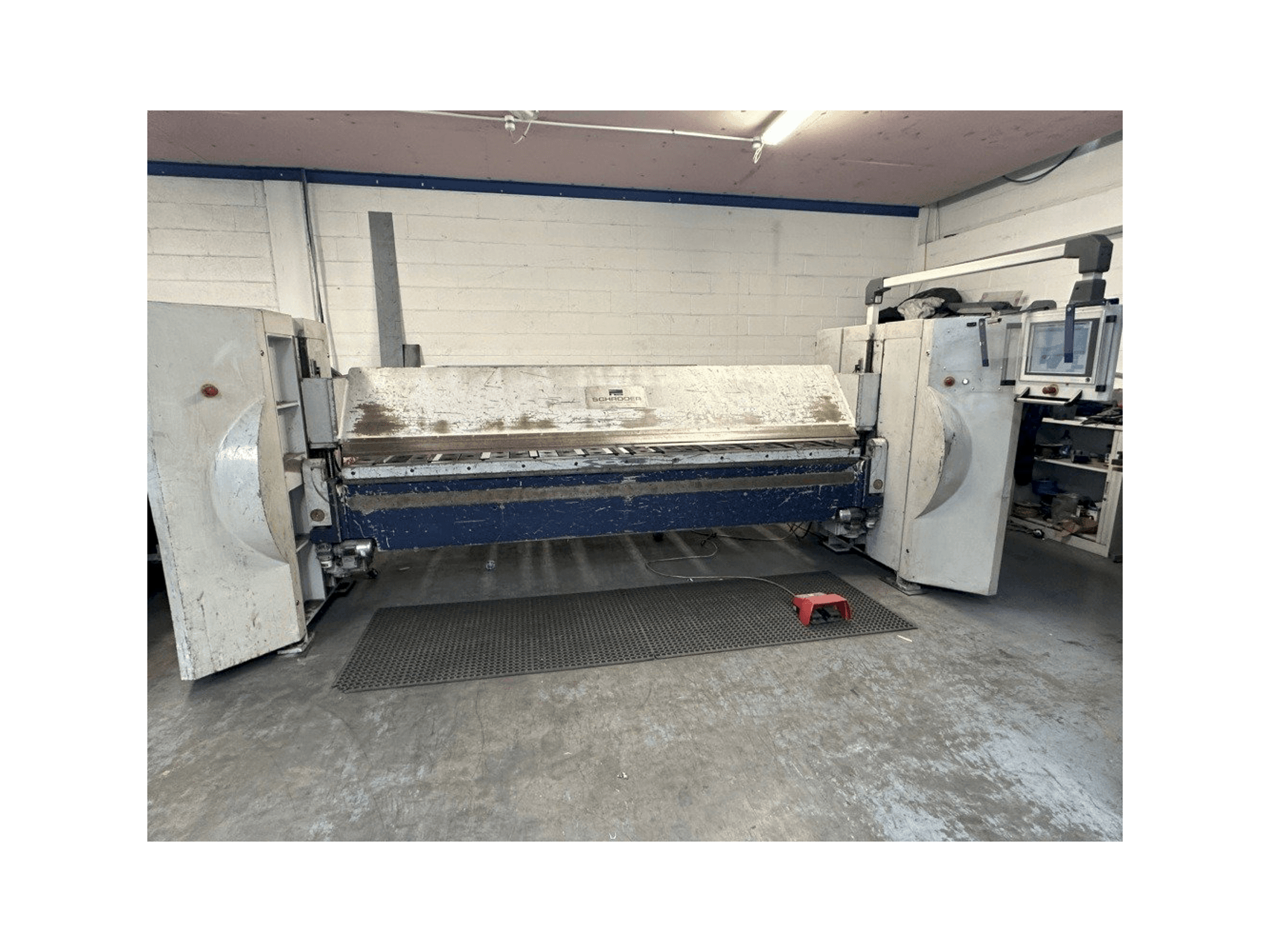 Widok z przodu maszyny SCHRODER SPB 3200/3.0