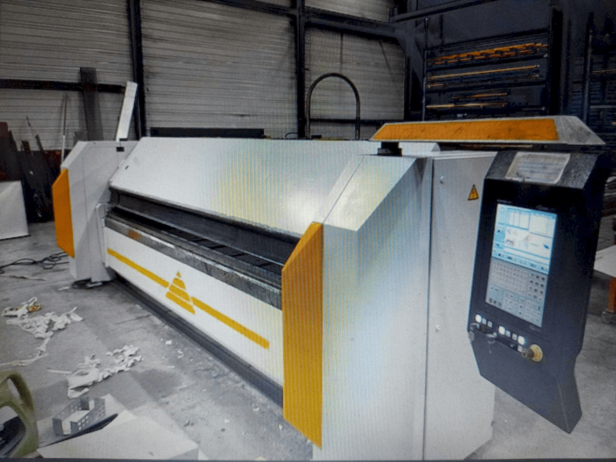 Widok z przodu maszyny RAS 73.40 flexibend