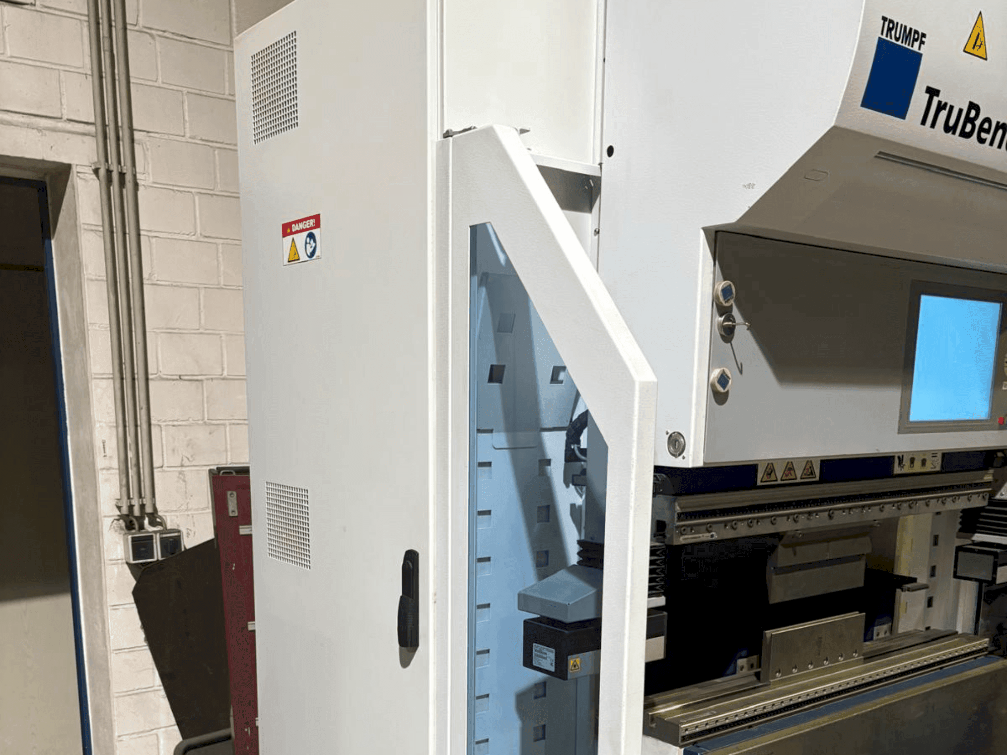 Widok z przodu maszyny TRUMPF TruBend 7036