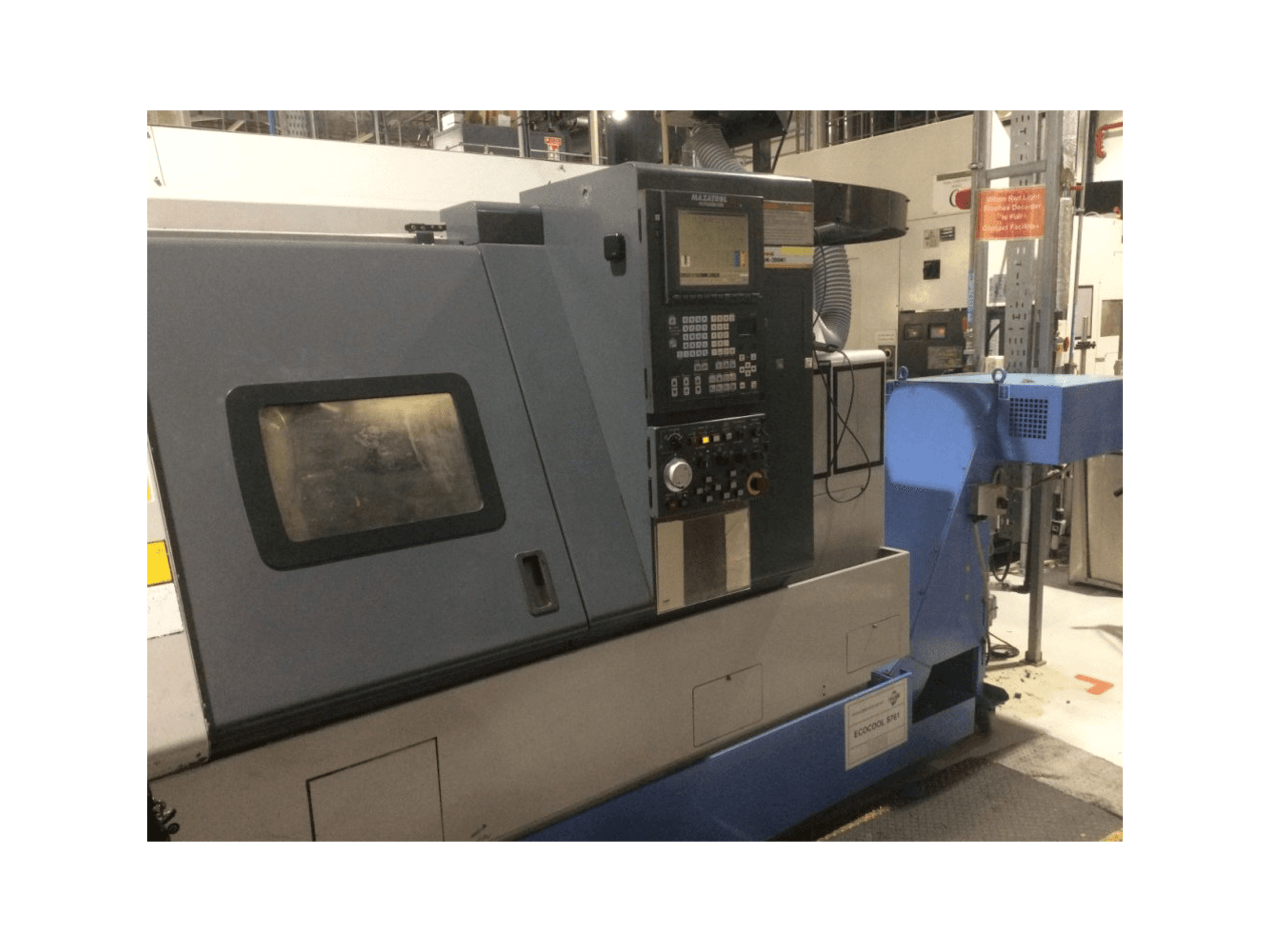 Widok lewej strony maszyny Mazak Super Quick Turn 200M