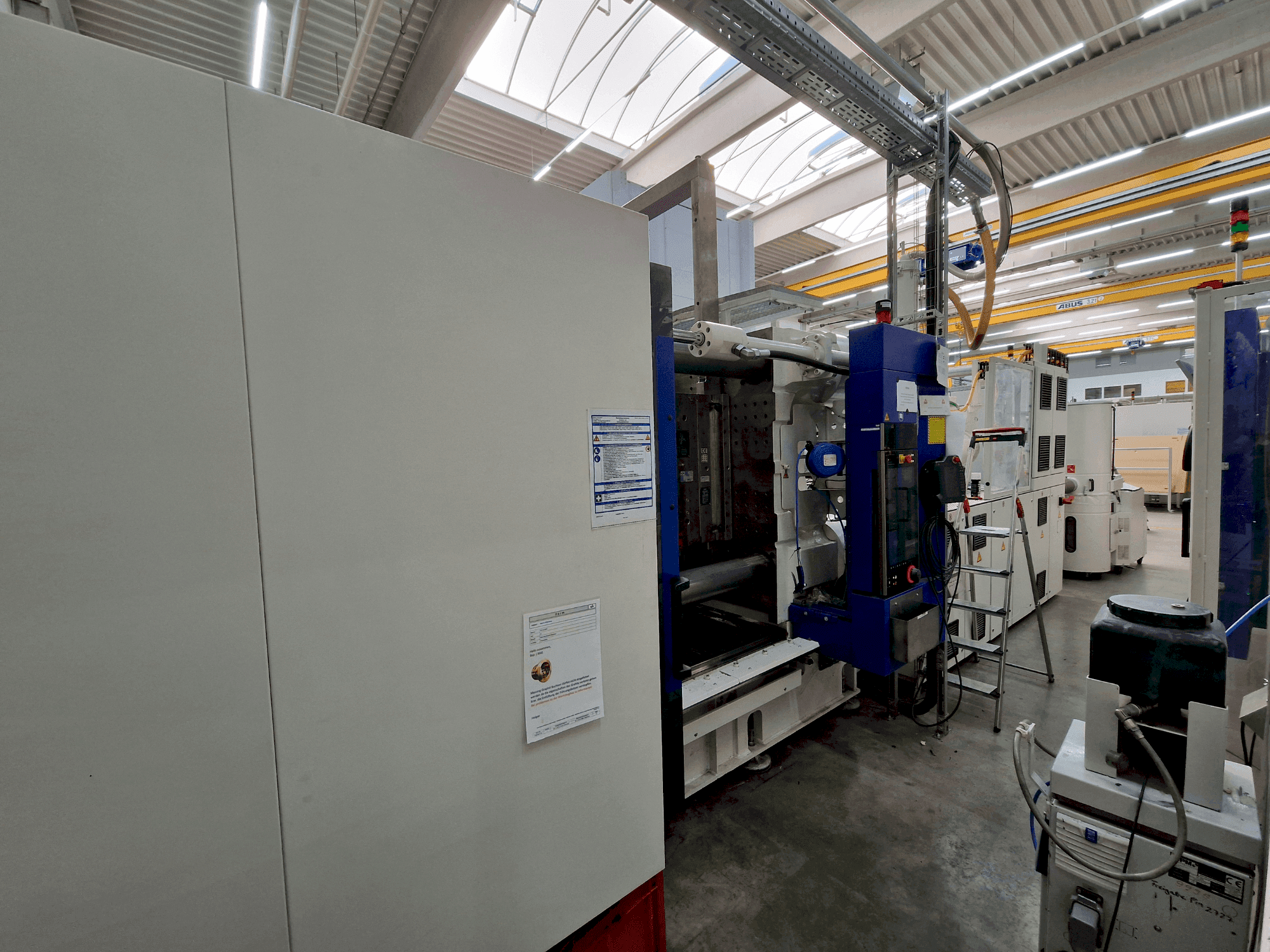 Widok z przodu maszyny Engel duo 2400/650