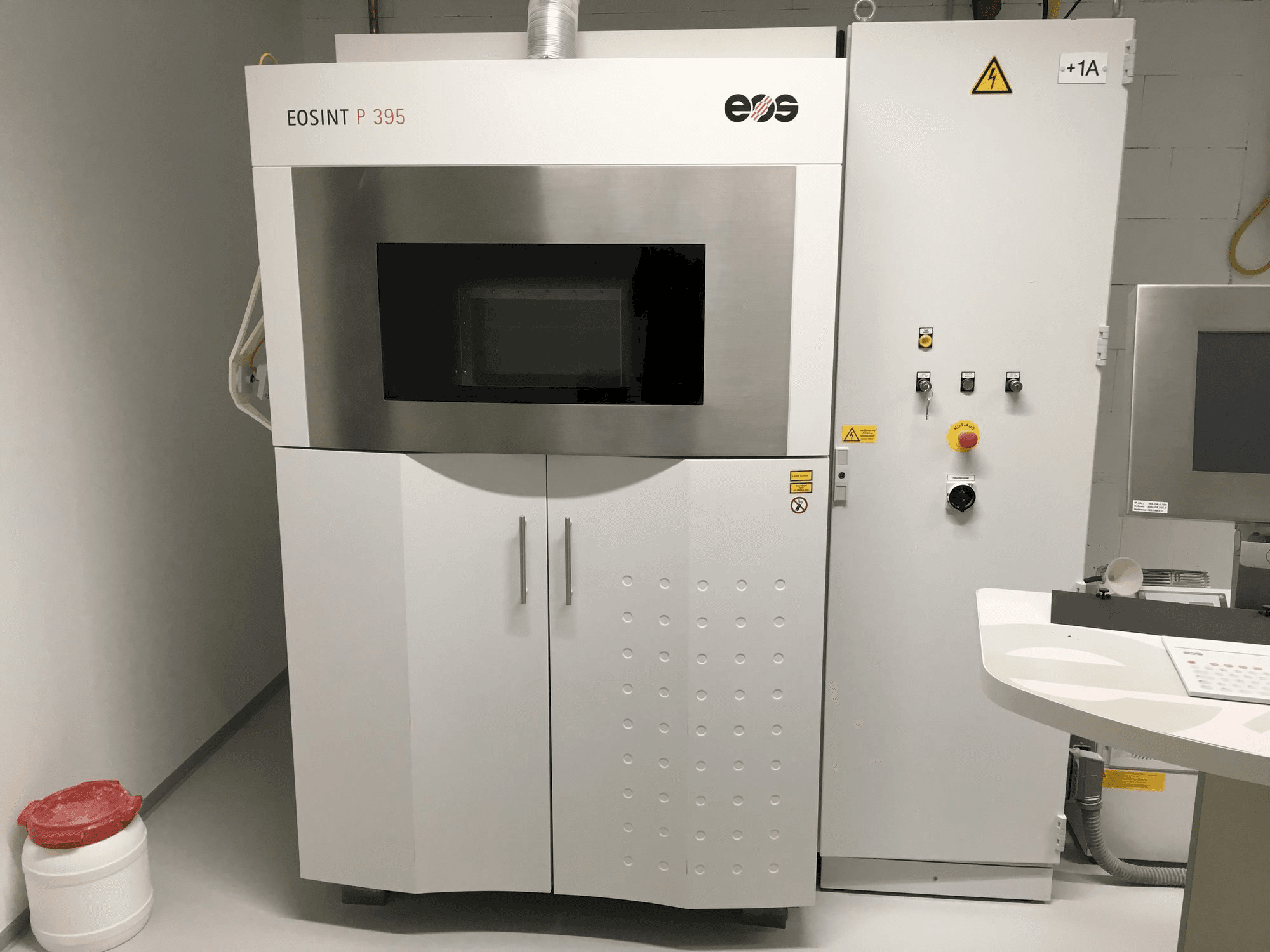 Widok z przodu maszyny EOS EOSINT P 395